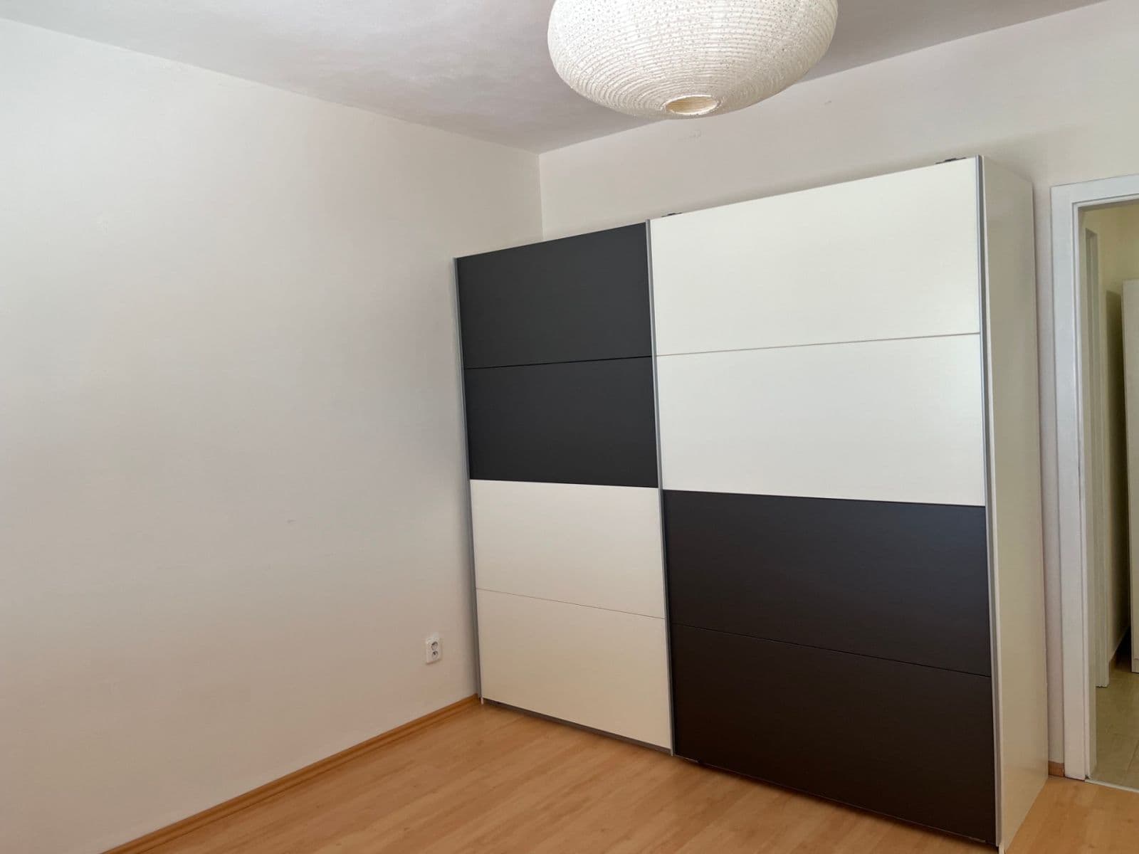 Prenájom bytu 2-izbový 46 m², Ke Škole, Mníšek pod Brdy, Středočeský kraj Prenájom bytu 2-izbový 46 m², Ke Škole, Mníšek pod Brdy, Středočeský kraj
