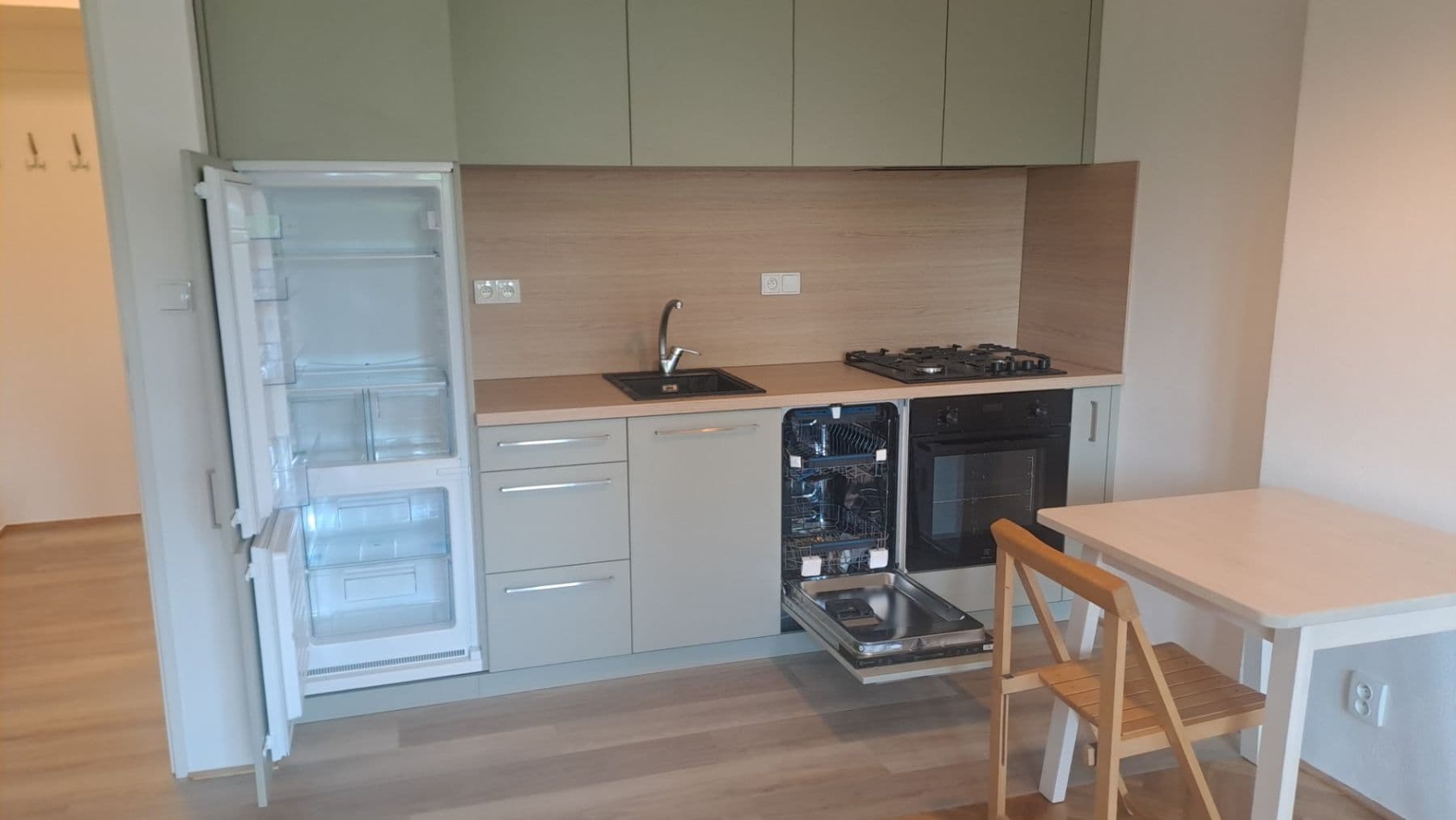 Prenájom bytu 1-izbový 32 m², Bohuslava Martinů, Brno, Jihomoravský kraj Prenájom bytu 1-izbový 32 m², Bohuslava Martinů, Brno, Jihomoravský kraj
