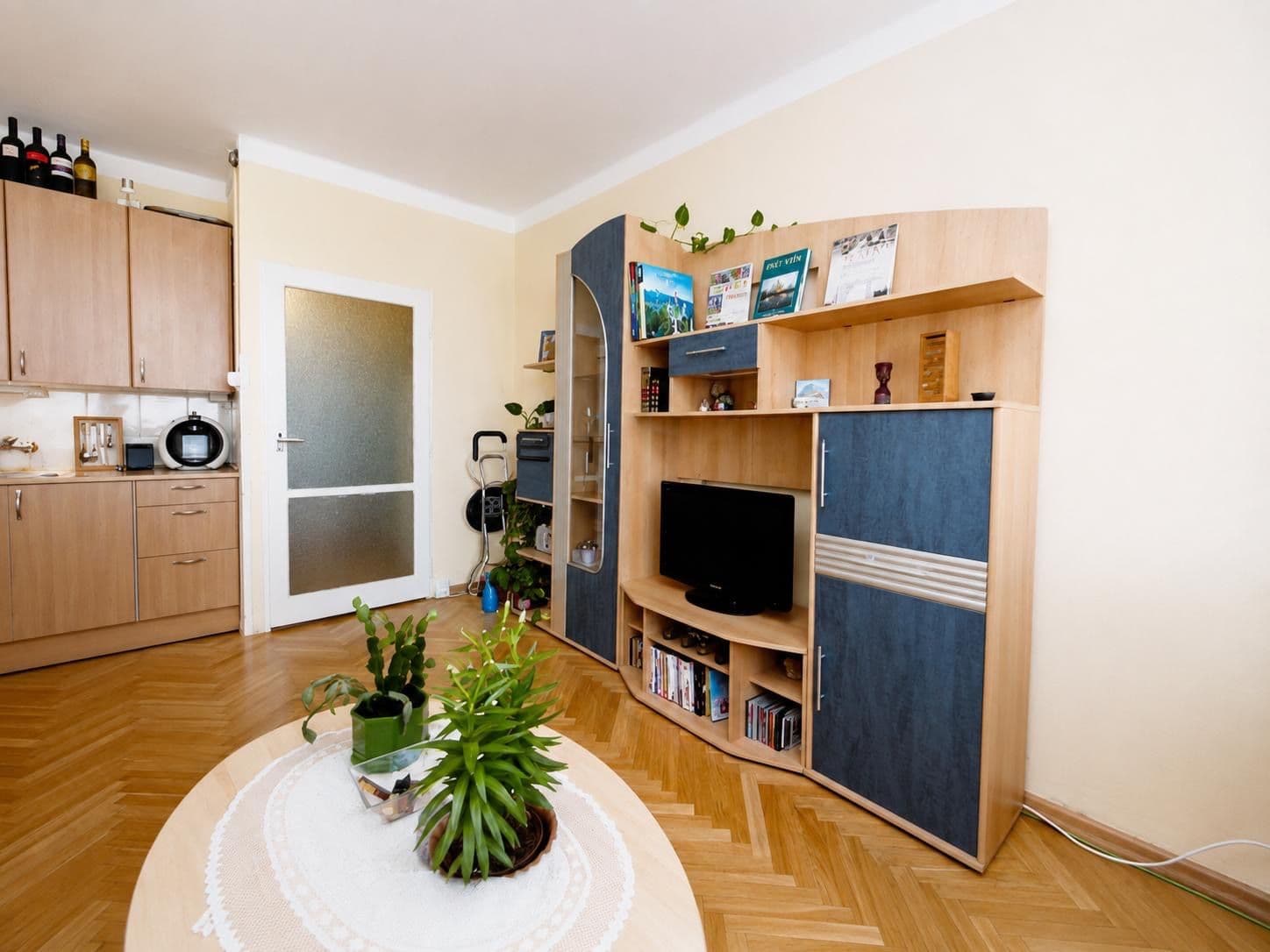 Prenájom bytu Garsoniéra 24 m², Hostýnská, Praha, Praha Prenájom bytu Garsoniéra 24 m², Hostýnská, Praha, Praha
