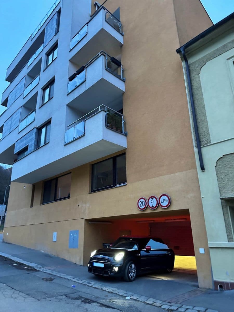 Predaj garáže 18 m², Musílkova, Praha, Praha Predaj garáže 18 m², Musílkova, Praha, Praha