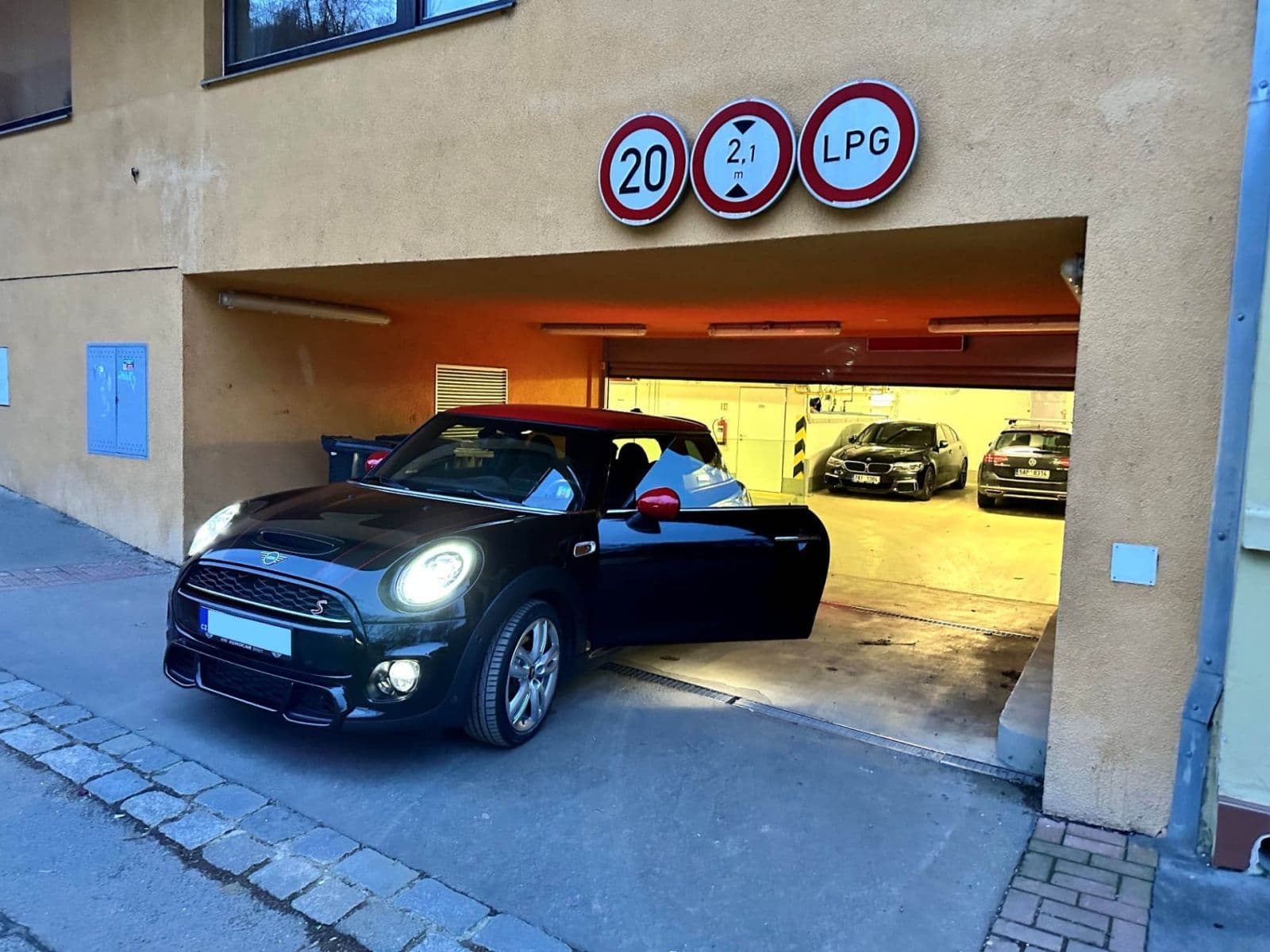 Predaj garáže 18 m², Musílkova, Praha, Praha Predaj garáže 18 m², Musílkova, Praha, Praha