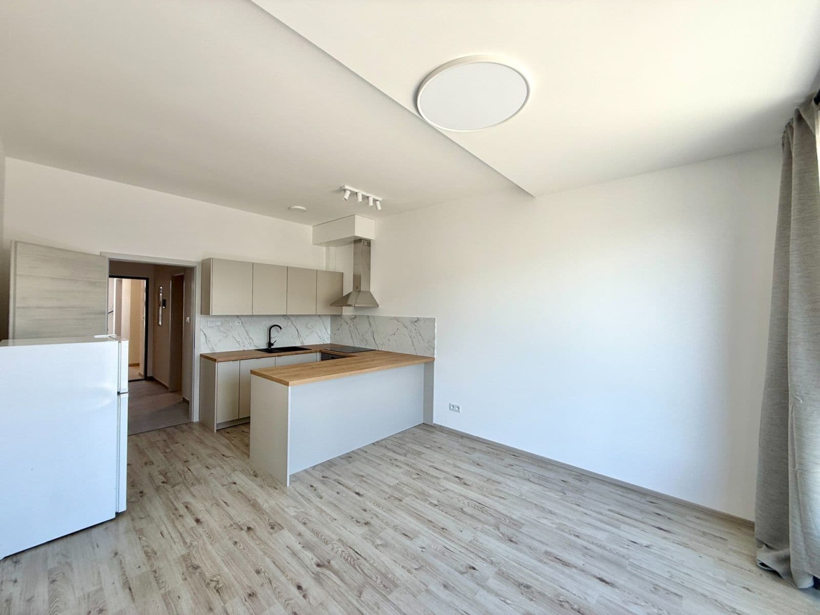 Prenájom bytu 1-izbový 37 m², Železná, Plzeň, Plzeňský kraj Prenájom bytu 1-izbový 37 m², Železná, Plzeň, Plzeňský kraj