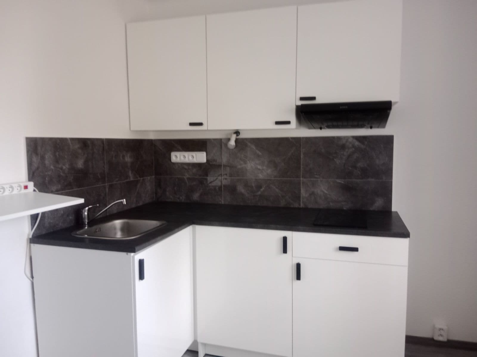 Prenájom bytu 1-izbový 33 m², Ruská, Teplice, Ústecký kraj Prenájom bytu 1-izbový 33 m², Ruská, Teplice, Ústecký kraj