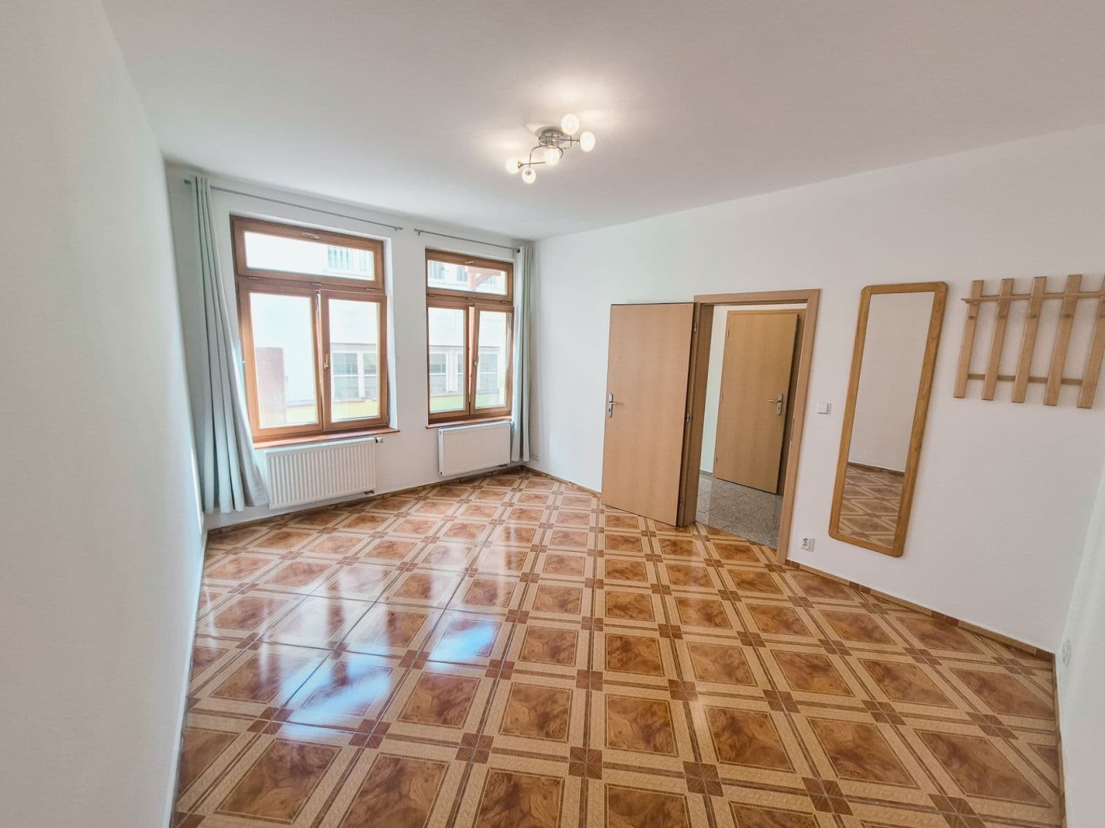 Prenájom bytu 3-izbový 75 m², Francouzská, Praha, Praha Prenájom bytu 3-izbový 75 m², Francouzská, Praha, Praha