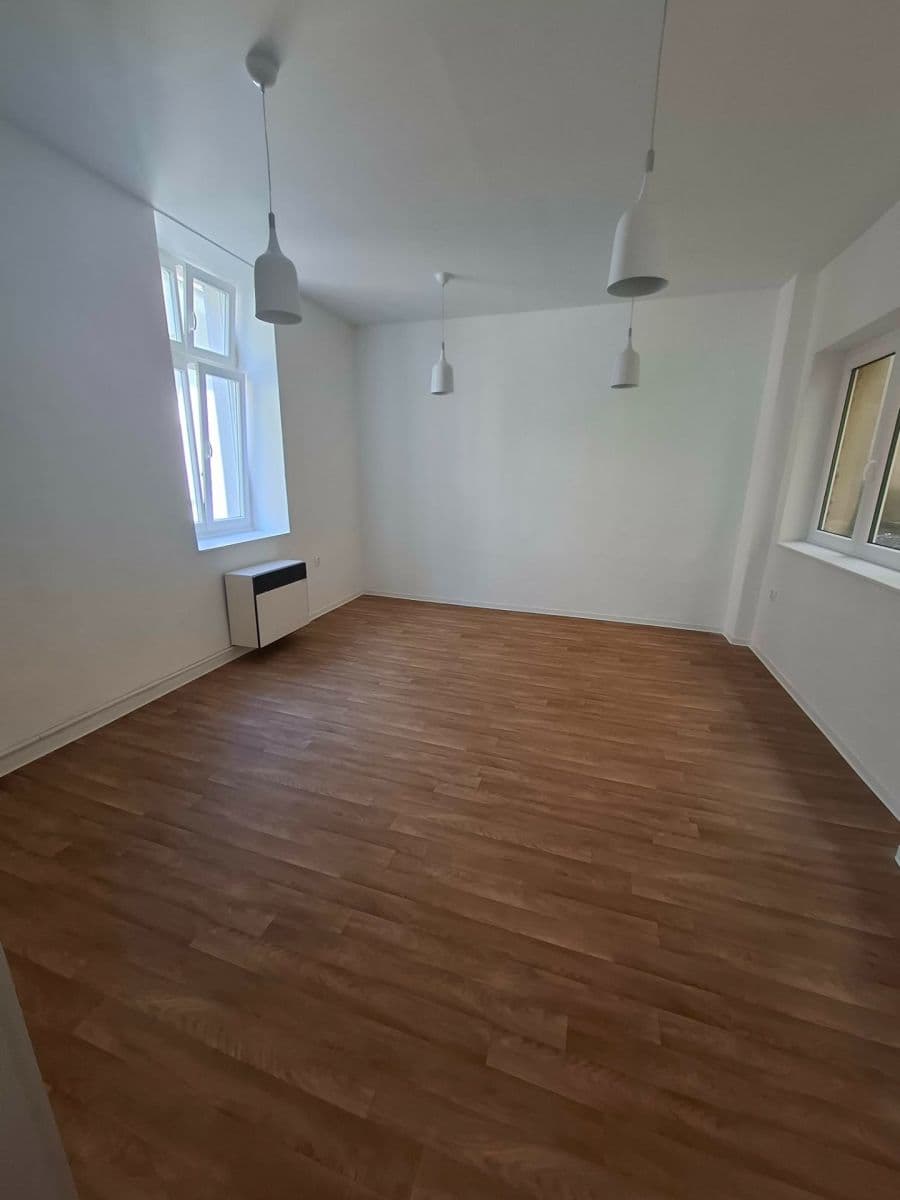 Prenájom bytu 3-izbový 78 m², Sedláčkova, Plzeň, Plzeňský kraj Prenájom bytu 3-izbový 78 m², Sedláčkova, Plzeň, Plzeňský kraj