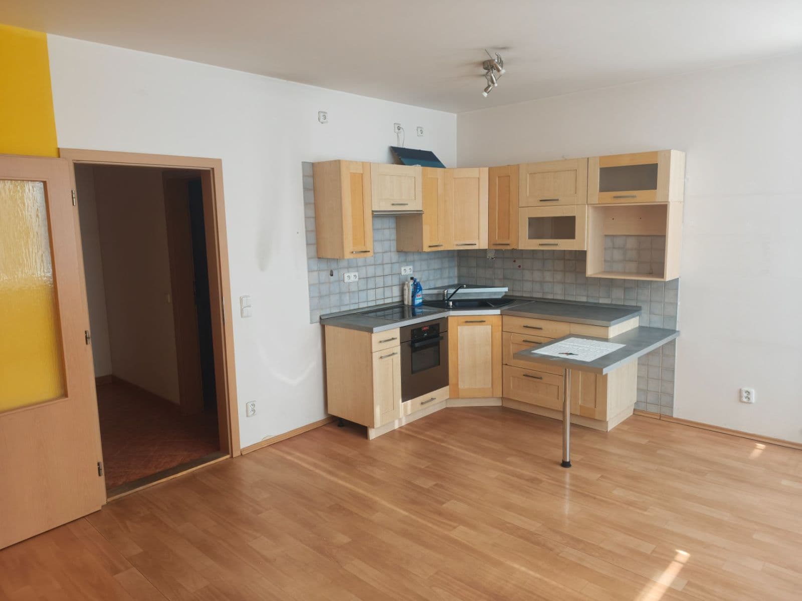 Prenájom bytu 1-izbový 36 m², Martinická, Praha, Praha Prenájom bytu 1-izbový 36 m², Martinická, Praha, Praha
