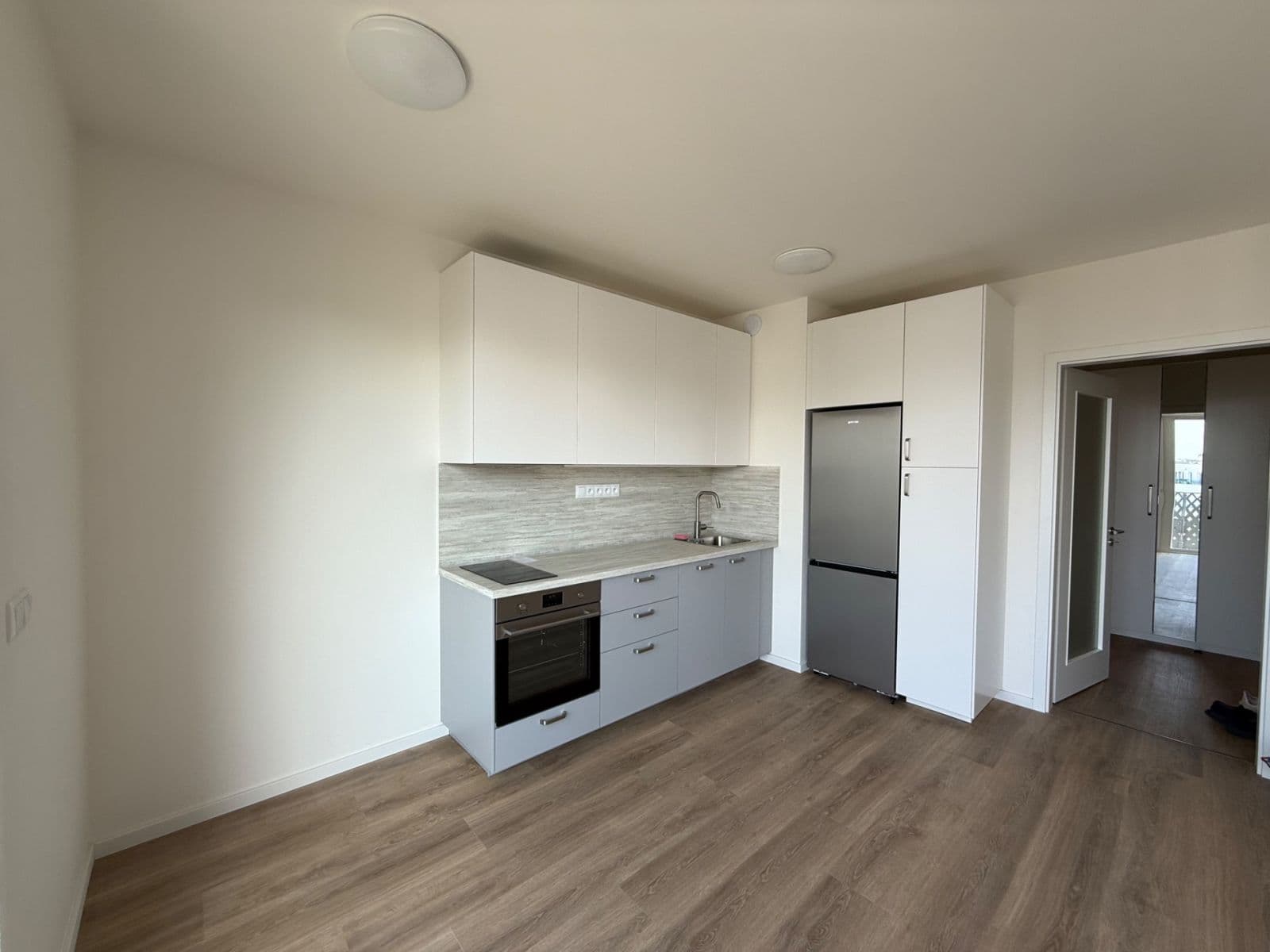 Prenájom bytu 1-izbový 32 m², Divíškové, Praha, Praha Prenájom bytu 1-izbový 32 m², Divíškové, Praha, Praha