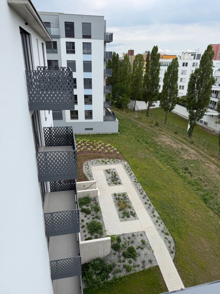 Prenájom bytu 1-izbový 32 m², Divíškové, Praha, Praha Prenájom bytu 1-izbový 32 m², Divíškové, Praha, Praha