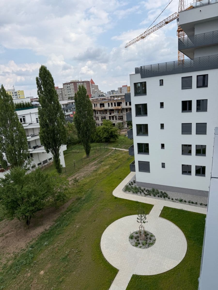Prenájom bytu 1-izbový 32 m², Divíškové, Praha, Praha Prenájom bytu 1-izbový 32 m², Divíškové, Praha, Praha