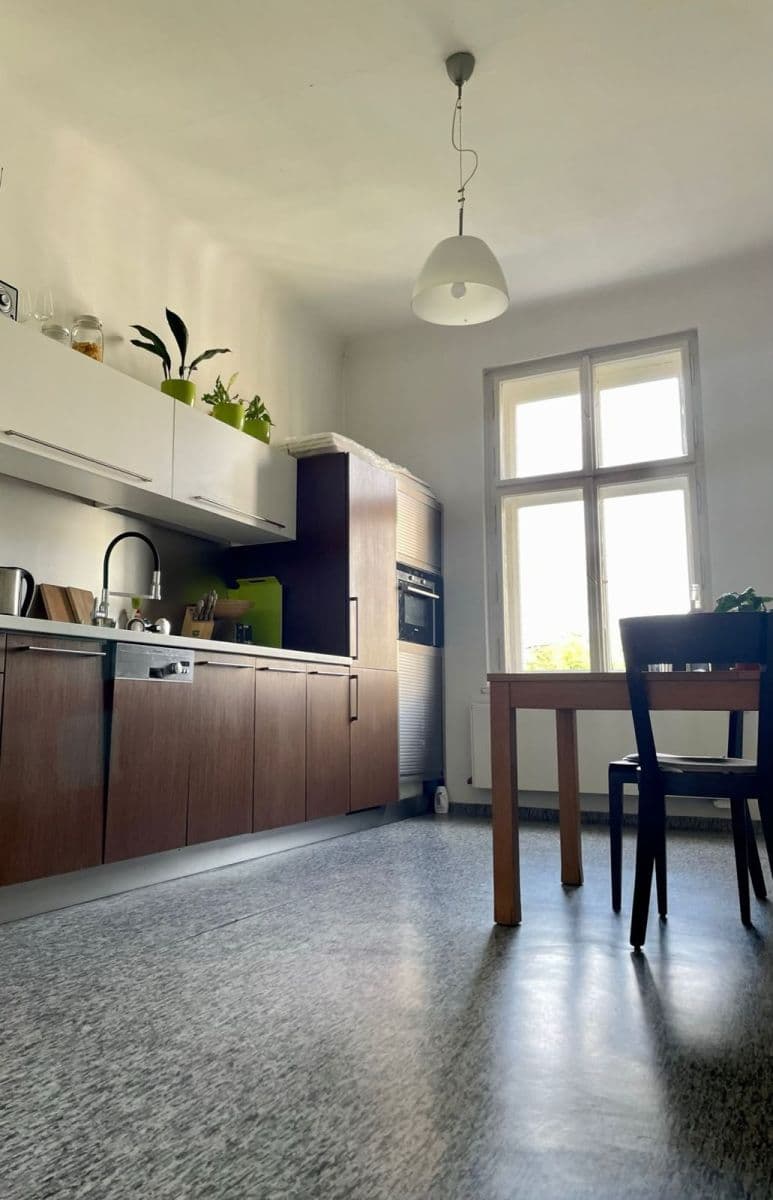 Prenájom bytu 2-izbový 77 m², Šumavská, Praha, Praha Prenájom bytu 2-izbový 77 m², Šumavská, Praha, Praha