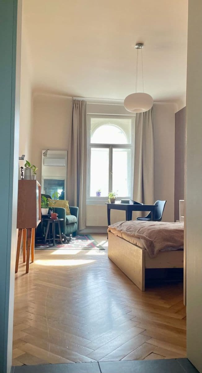 Prenájom bytu 2-izbový 77 m², Šumavská, Praha, Praha Prenájom bytu 2-izbový 77 m², Šumavská, Praha, Praha
