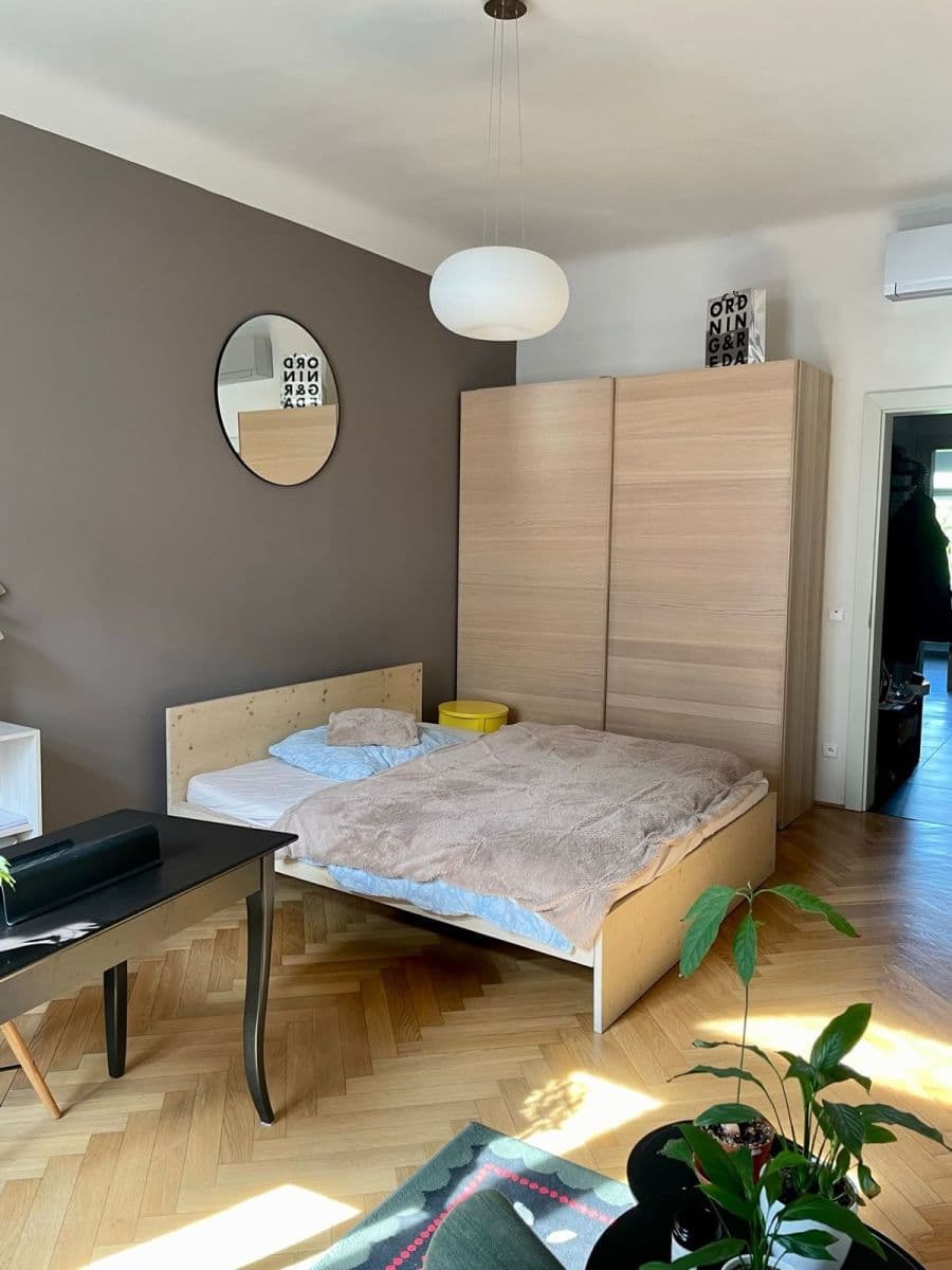 Prenájom bytu 2-izbový 77 m², Šumavská, Praha, Praha Prenájom bytu 2-izbový 77 m², Šumavská, Praha, Praha
