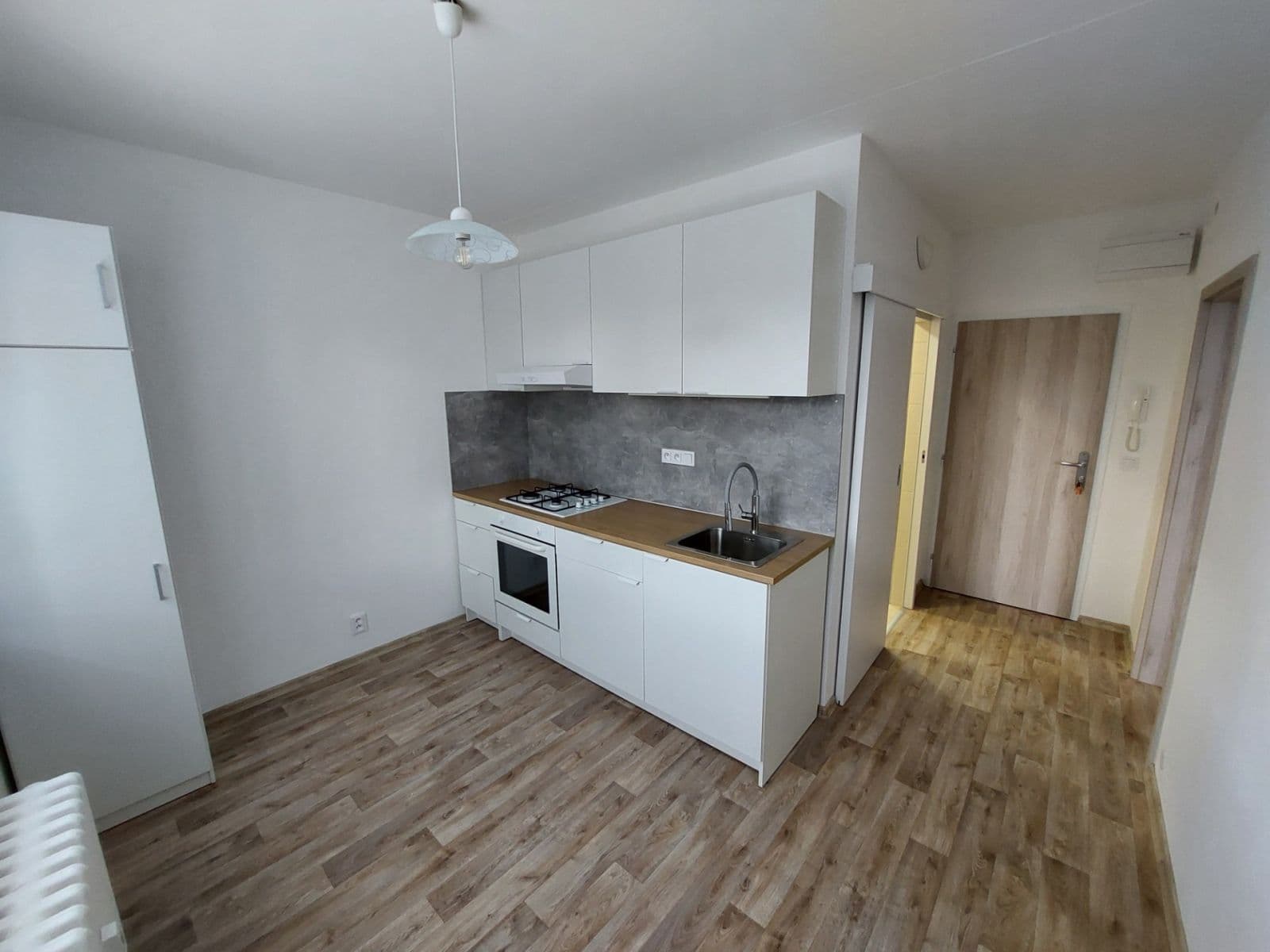 Prenájom bytu 1-izbový 35 m², Laštůvkova, Brno, Jihomoravský kraj Prenájom bytu 1-izbový 35 m², Laštůvkova, Brno, Jihomoravský kraj
