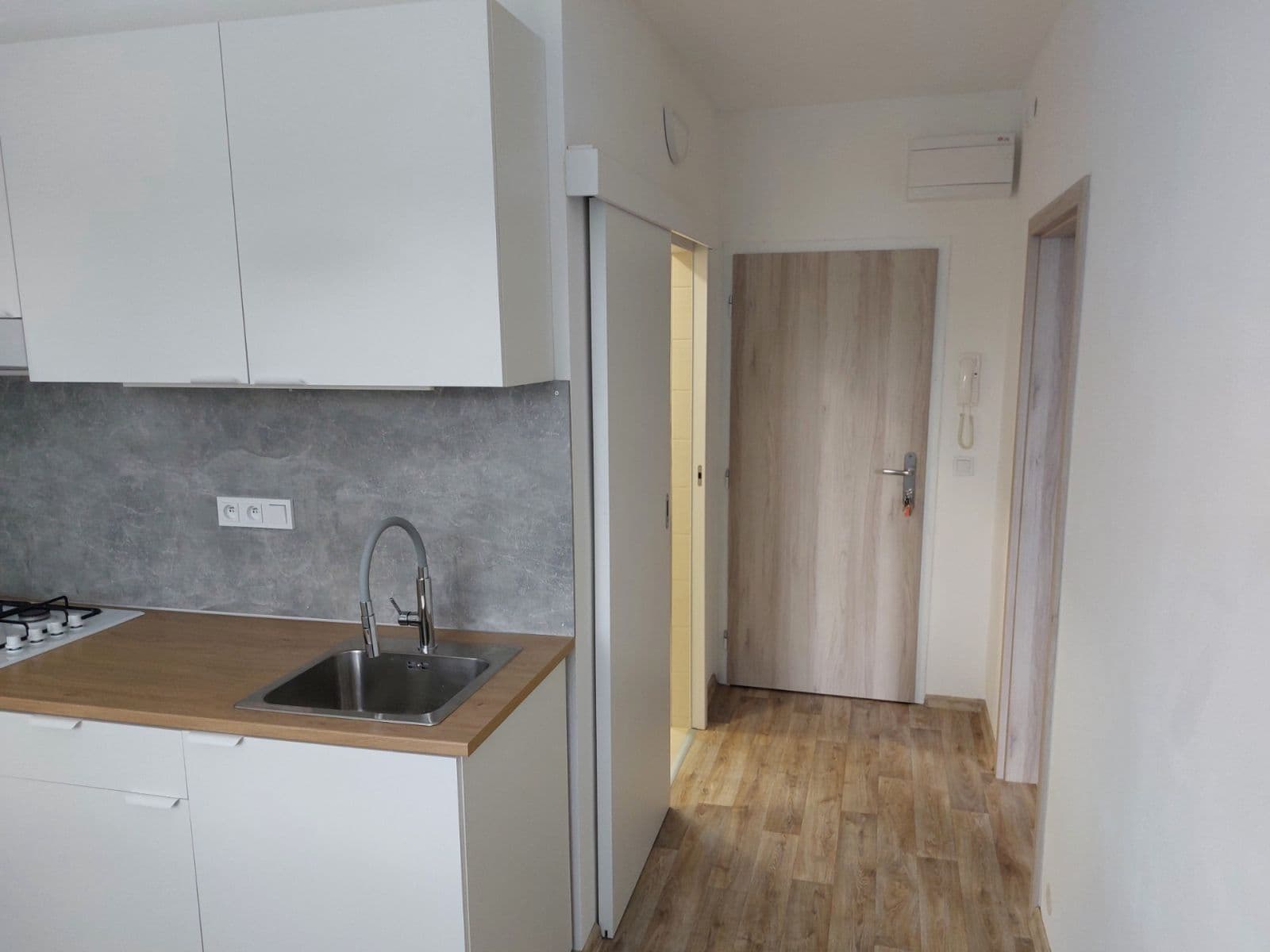 Prenájom bytu 1-izbový 35 m², Laštůvkova, Brno, Jihomoravský kraj Prenájom bytu 1-izbový 35 m², Laštůvkova, Brno, Jihomoravský kraj