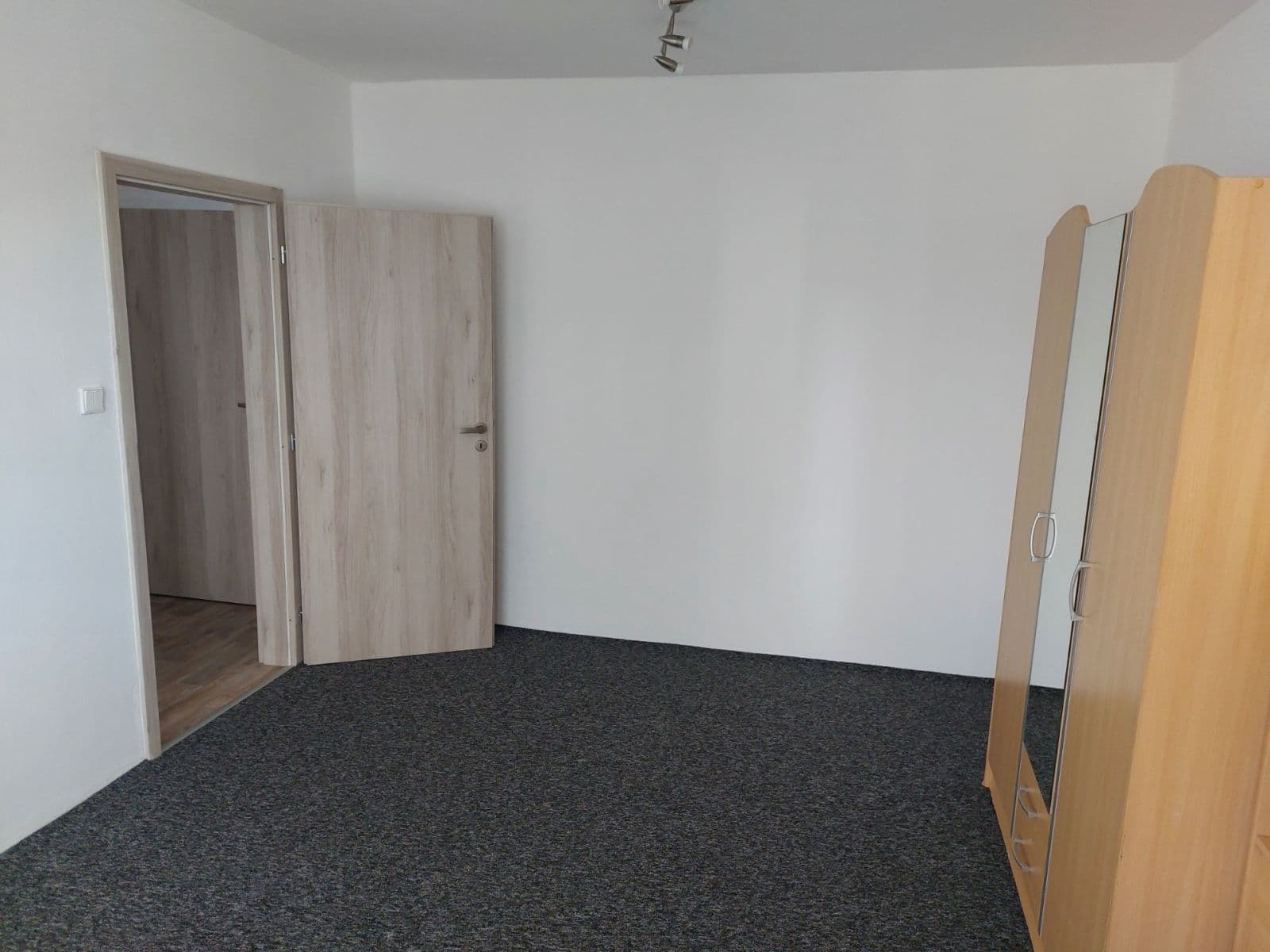 Prenájom bytu 1-izbový 35 m², Laštůvkova, Brno, Jihomoravský kraj Prenájom bytu 1-izbový 35 m², Laštůvkova, Brno, Jihomoravský kraj