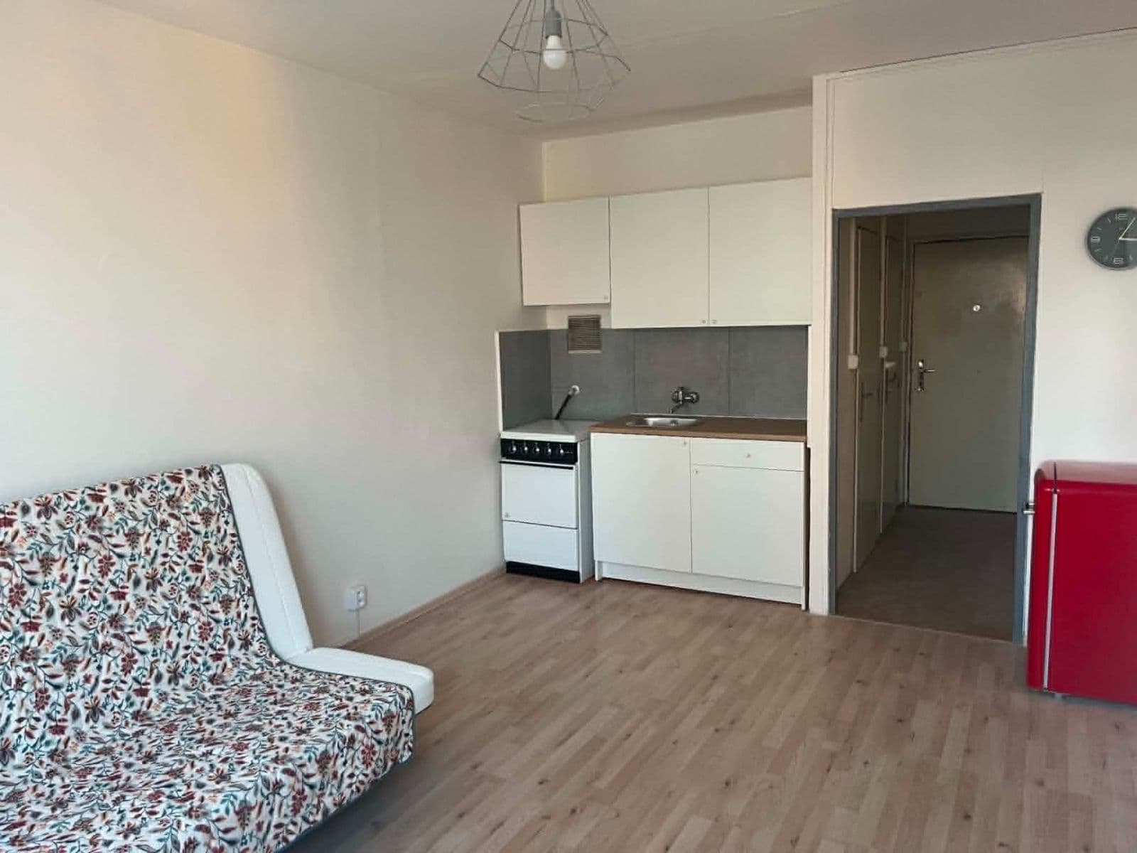 Prenájom bytu 1-izbový 24 m², Mečíková, Praha, Praha Prenájom bytu 1-izbový 24 m², Mečíková, Praha, Praha