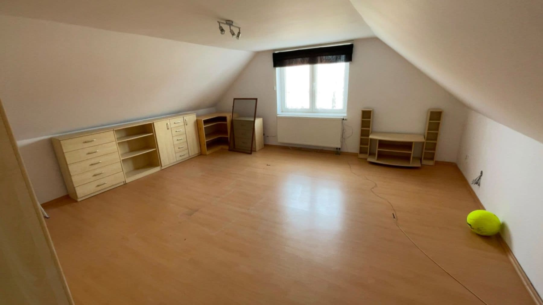 Predaj domu 172 m², pozemok 1.100 m², Úmyslovice, Středočeský kraj Predaj domu 172 m², pozemok 1.100 m², Úmyslovice, Středočeský kraj