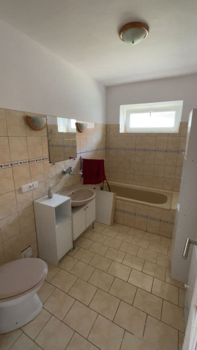 Predaj domu 172 m², pozemok 1.100 m², Úmyslovice, Středočeský kraj Predaj domu 172 m², pozemok 1.100 m², Úmyslovice, Středočeský kraj