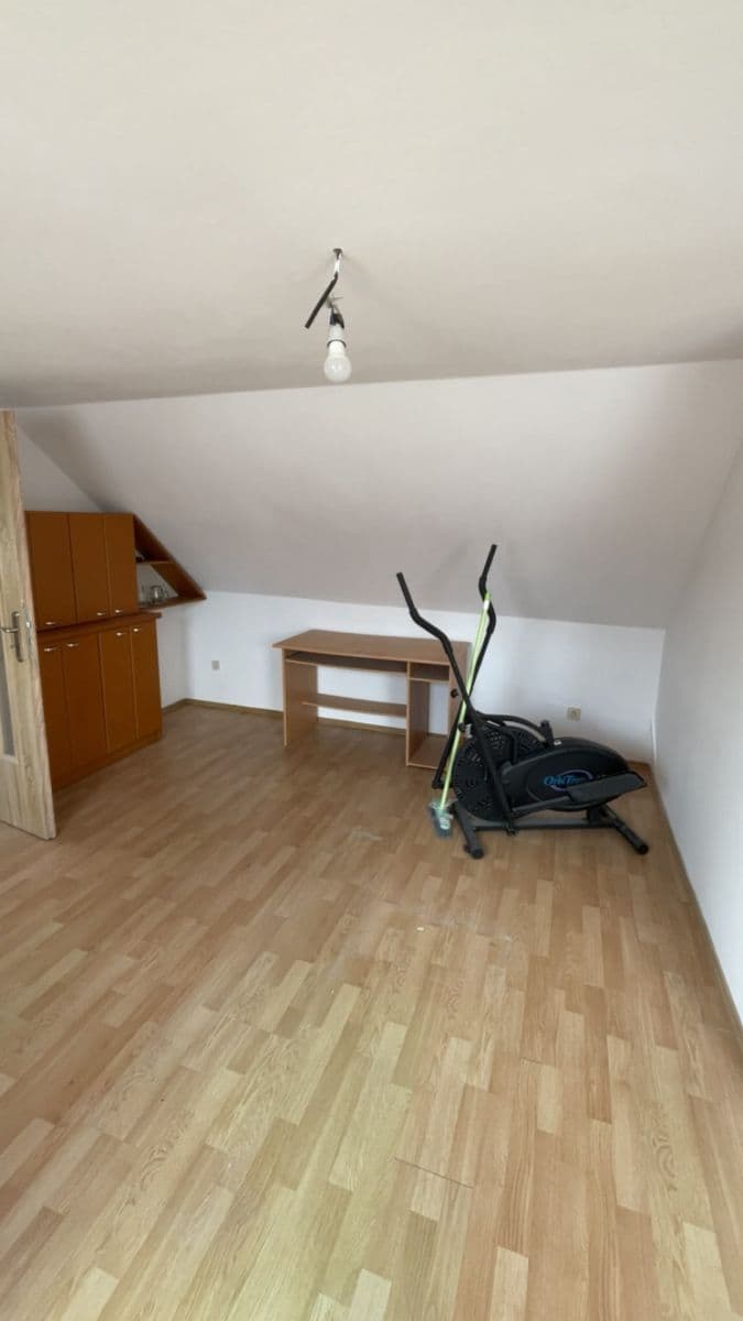 Predaj domu 172 m², pozemok 1.100 m², Úmyslovice, Středočeský kraj Predaj domu 172 m², pozemok 1.100 m², Úmyslovice, Středočeský kraj