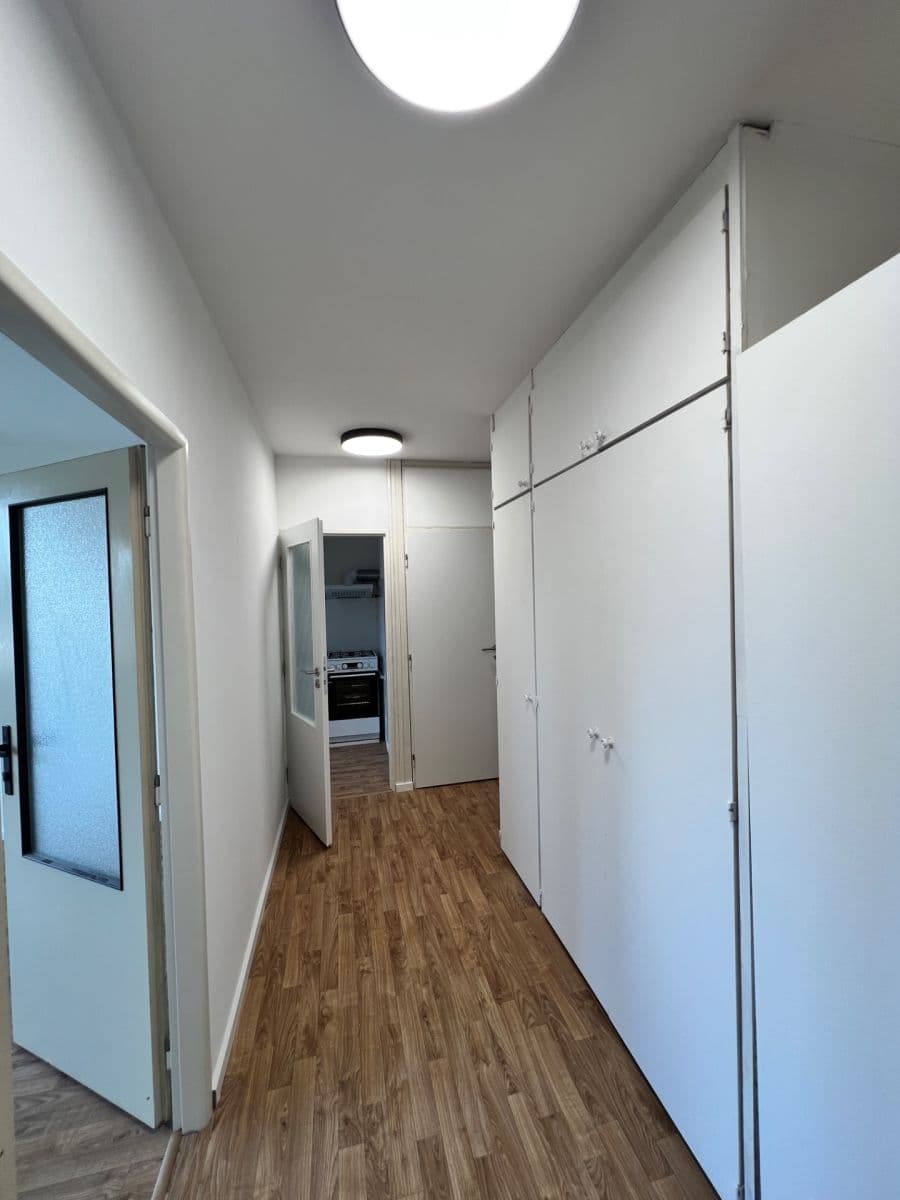 Prenájom bytu 3-izbový 61 m², Lužná, Praha, Praha Prenájom bytu 3-izbový 61 m², Lužná, Praha, Praha