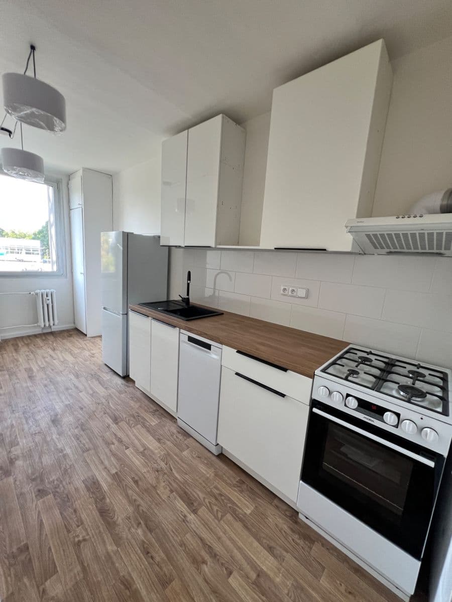 Prenájom bytu 3-izbový 61 m², Lužná, Praha, Praha Prenájom bytu 3-izbový 61 m², Lužná, Praha, Praha