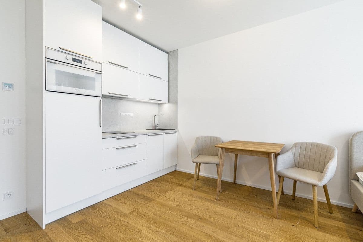 Prenájom bytu 1-izbový 32 m², U Průhonu, Praha, Praha Prenájom bytu 1-izbový 32 m², U Průhonu, Praha, Praha
