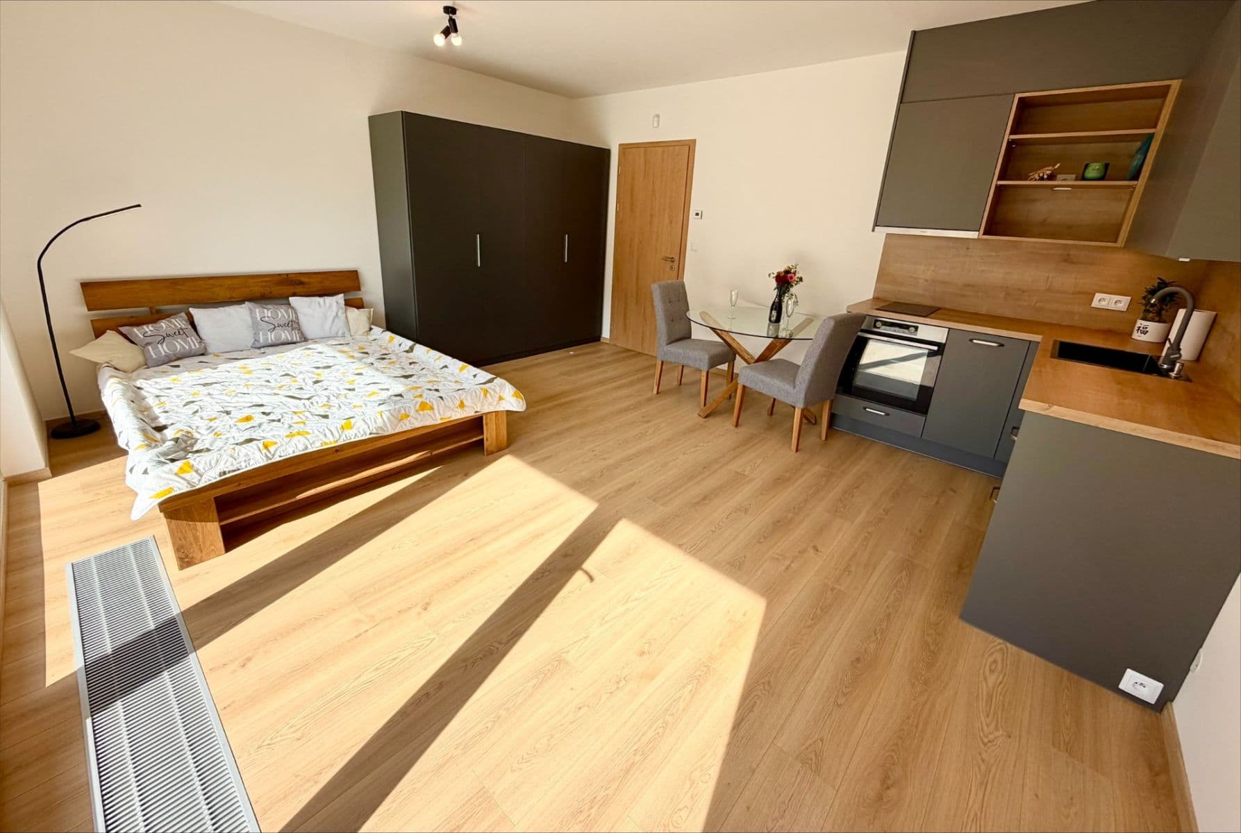 Prenájom bytu 1-izbový 35 m², Mecháčková, Praha, Praha Prenájom bytu 1-izbový 35 m², Mecháčková, Praha, Praha