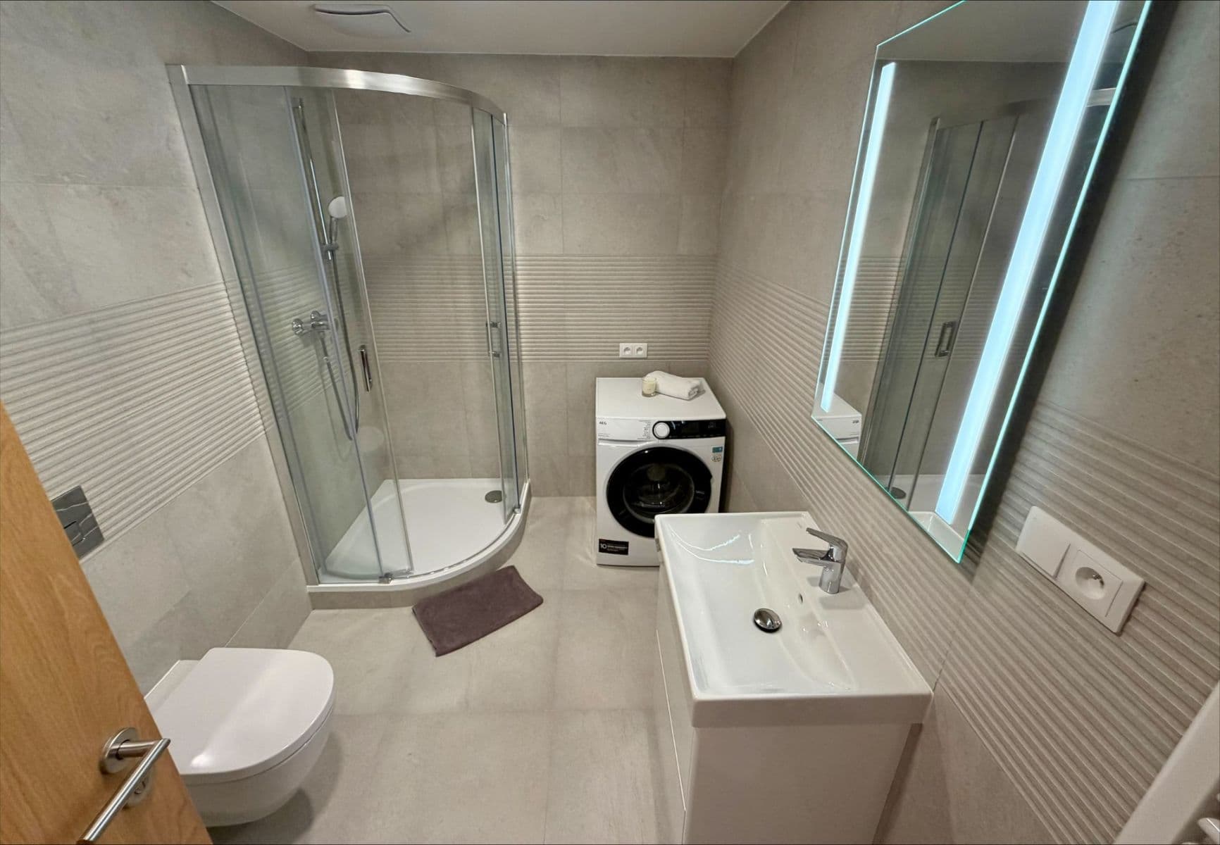 Prenájom bytu 1-izbový 35 m², Mecháčková, Praha, Praha Prenájom bytu 1-izbový 35 m², Mecháčková, Praha, Praha