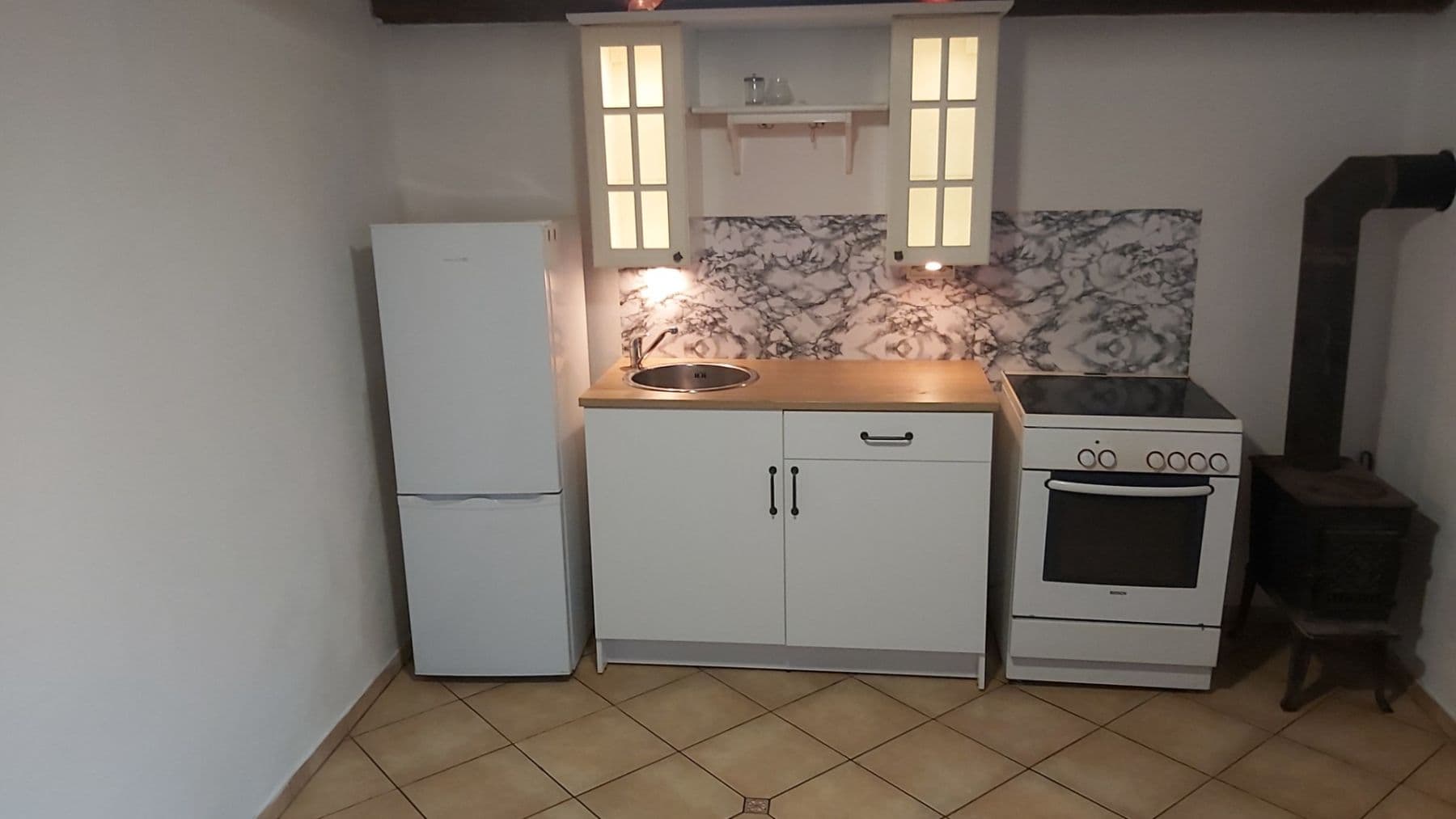 Prenájom domu 45 m², pozemok 100 m², Pikovická, Davle, Středočeský kraj Prenájom domu 45 m², pozemok 100 m², Pikovická, Davle, Středočeský kraj