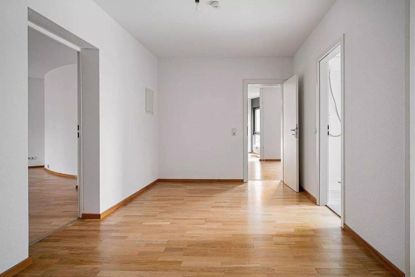 Prenájom bytu 3-izbový 140 m², Alfred-Kowalke-Strasse 14, Berlin, Berlín Prenájom bytu 3-izbový 140 m², Alfred-Kowalke-Strasse 14, Berlin, Berlín