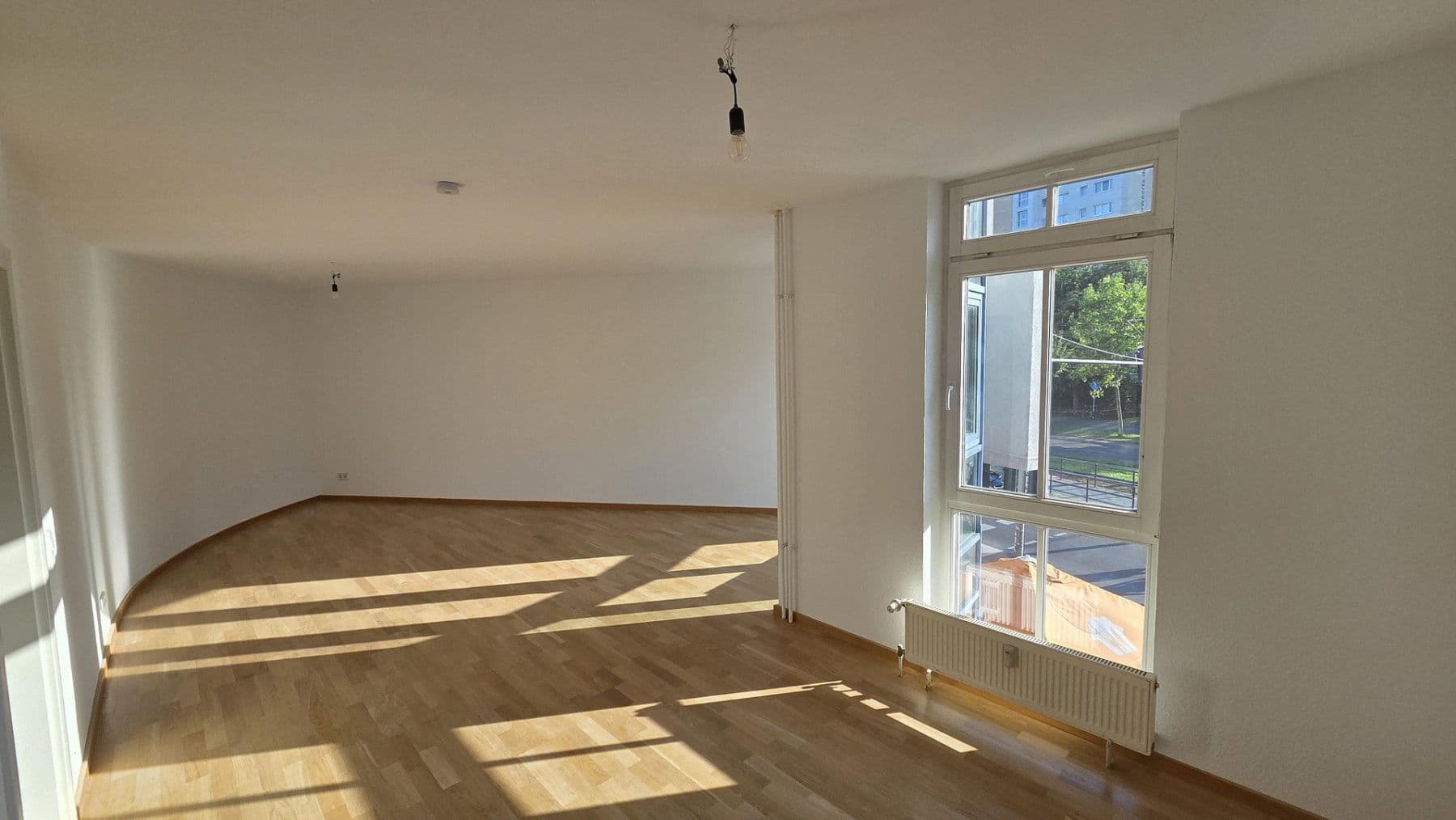 Prenájom bytu 3-izbový 140 m², Alfred-Kowalke-Strasse 14, Berlin, Berlín Prenájom bytu 3-izbový 140 m², Alfred-Kowalke-Strasse 14, Berlin, Berlín