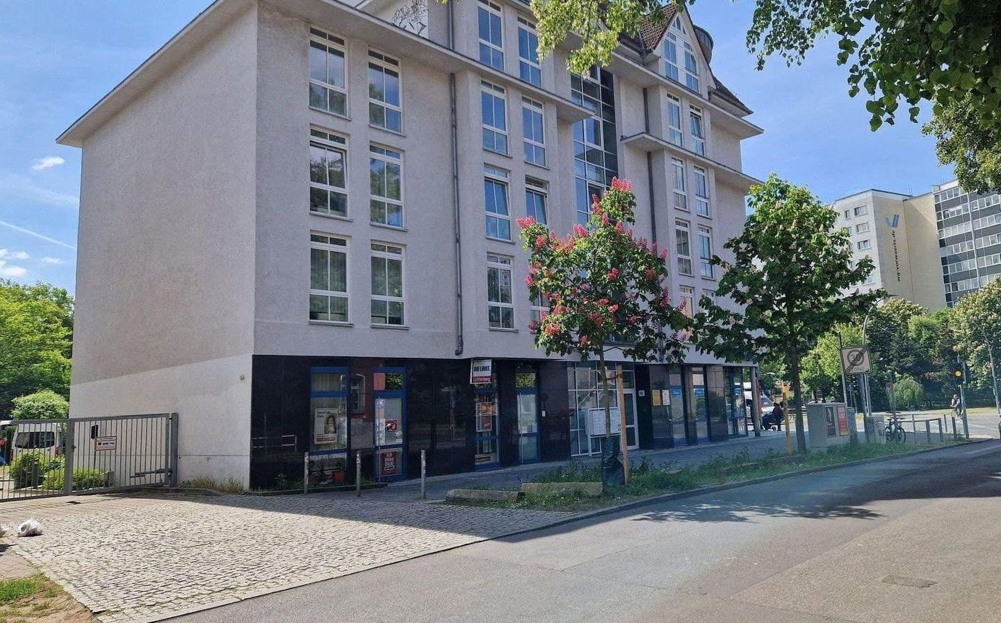 Prenájom bytu 3-izbový 140 m², Alfred-Kowalke-Strasse 14, Berlin, Berlín Prenájom bytu 3-izbový 140 m², Alfred-Kowalke-Strasse 14, Berlin, Berlín