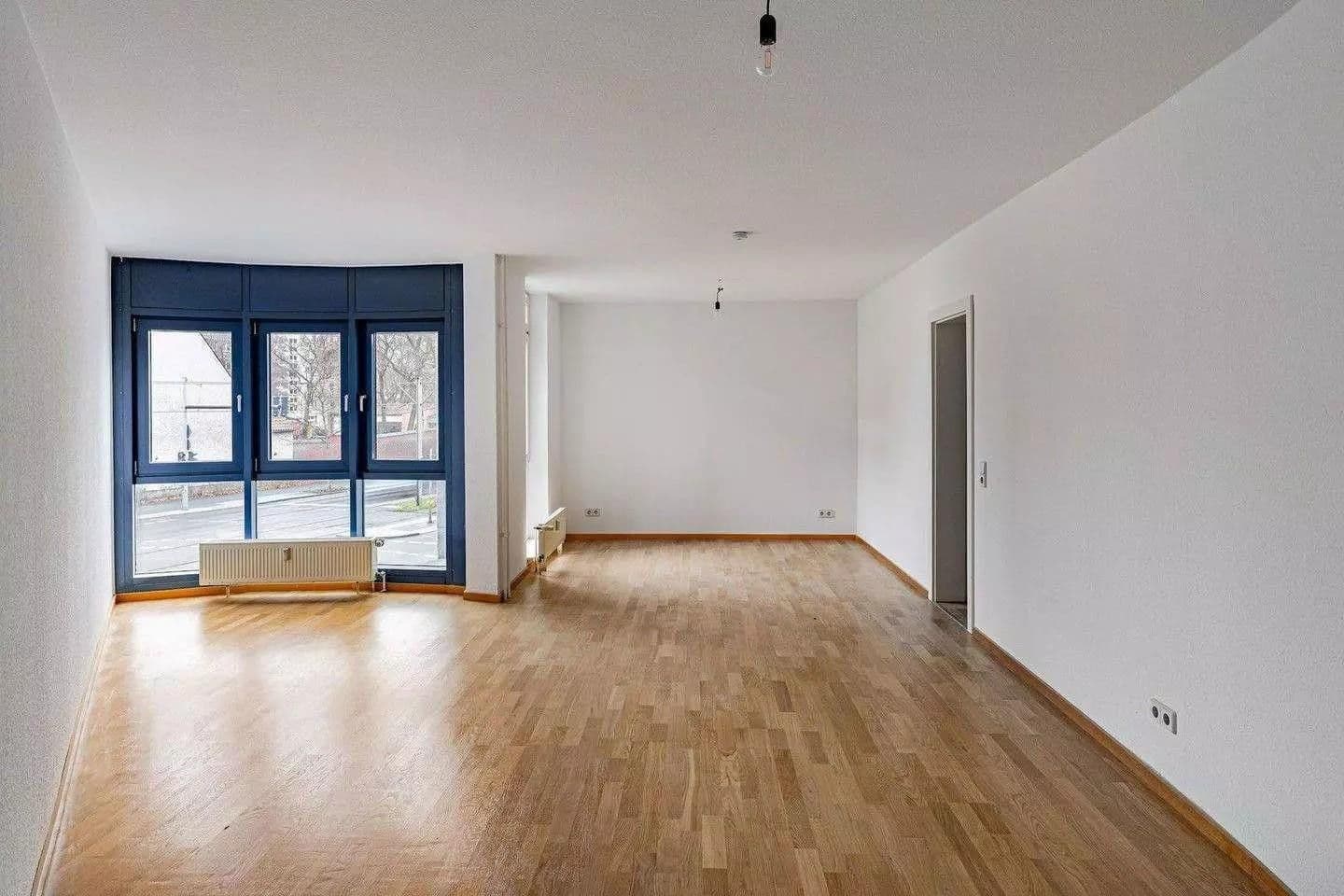 Prenájom bytu 3-izbový 140 m², Alfred-Kowalke-Strasse 14, Berlin, Berlín Prenájom bytu 3-izbový 140 m², Alfred-Kowalke-Strasse 14, Berlin, Berlín
