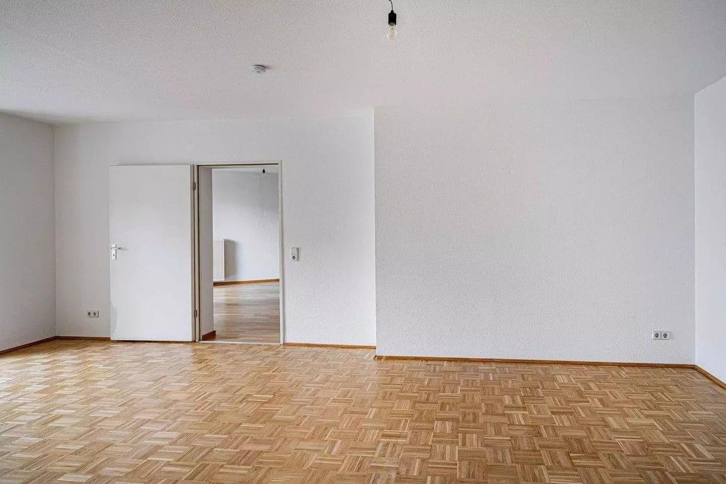 Prenájom bytu 3-izbový 140 m², Alfred-Kowalke-Strasse 14, Berlin, Berlín Prenájom bytu 3-izbový 140 m², Alfred-Kowalke-Strasse 14, Berlin, Berlín
