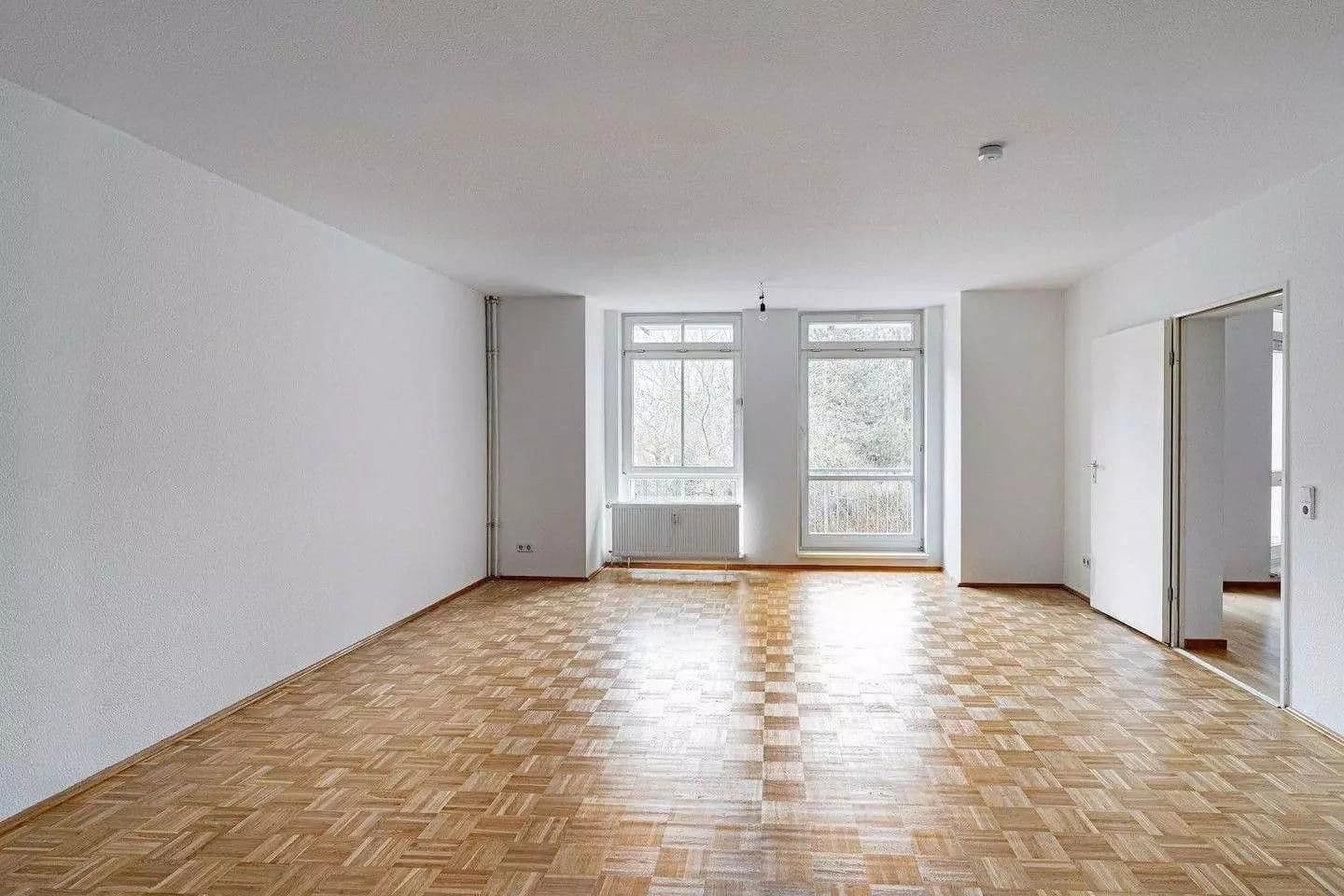 Prenájom bytu 3-izbový 140 m², Alfred-Kowalke-Strasse 14, Berlin, Berlín Prenájom bytu 3-izbový 140 m², Alfred-Kowalke-Strasse 14, Berlin, Berlín