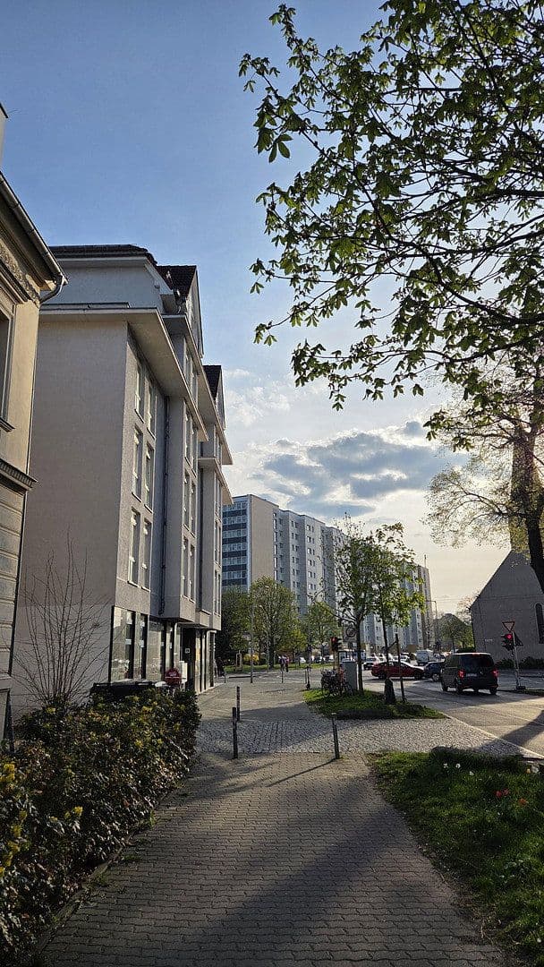 Prenájom bytu 3-izbový 140 m², Alfred-Kowalke-Strasse 14, Berlin, Berlín Prenájom bytu 3-izbový 140 m², Alfred-Kowalke-Strasse 14, Berlin, Berlín