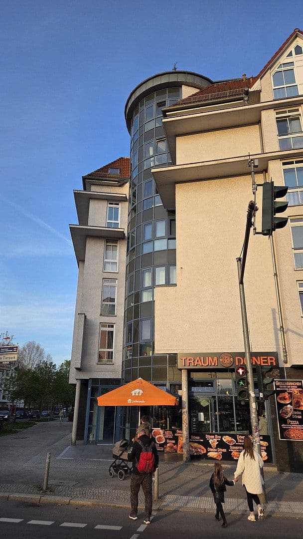 Prenájom bytu 3-izbový 140 m², Alfred-Kowalke-Strasse 14, Berlin, Berlín Prenájom bytu 3-izbový 140 m², Alfred-Kowalke-Strasse 14, Berlin, Berlín