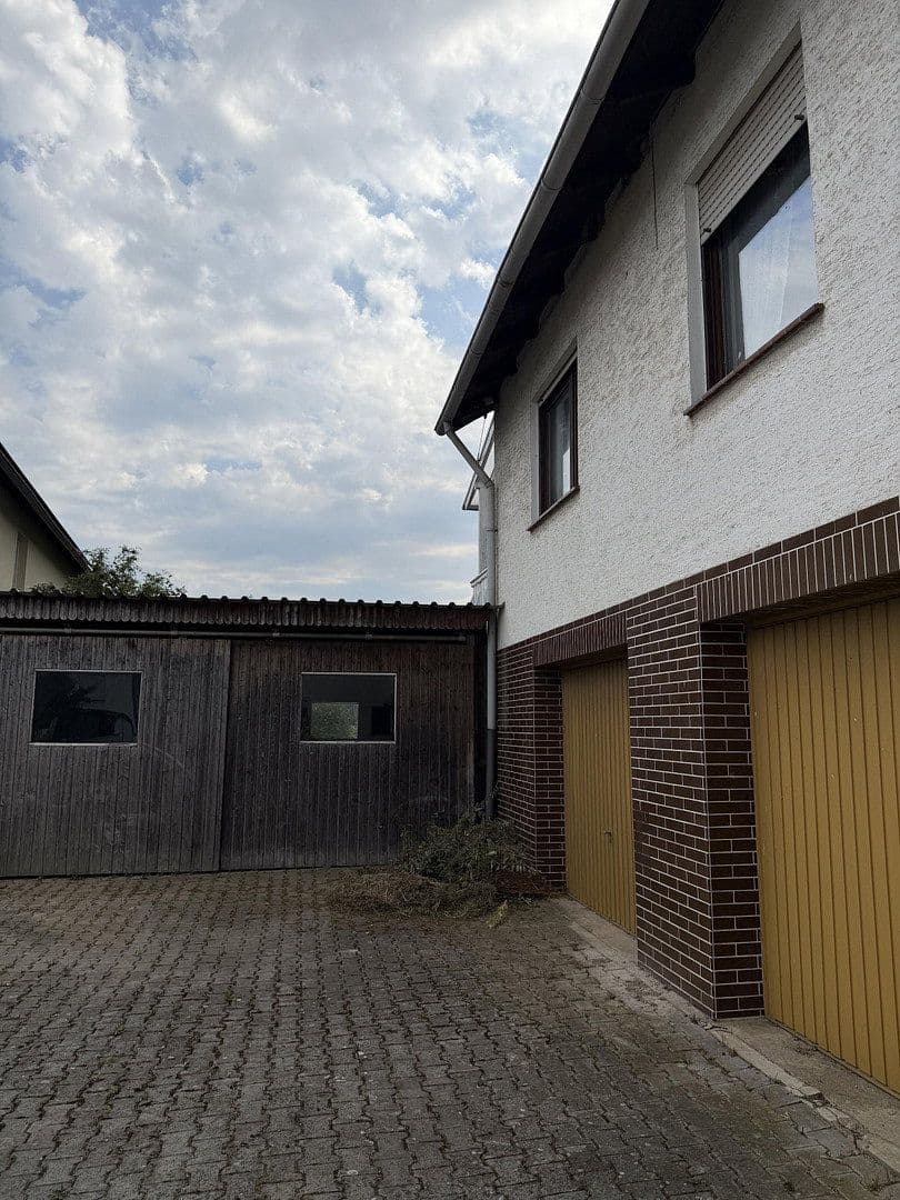 Predaj domu 155 m², pozemok 1.385 m², Trendelburg, Hesensko Predaj domu 155 m², pozemok 1.385 m², Trendelburg, Hesensko