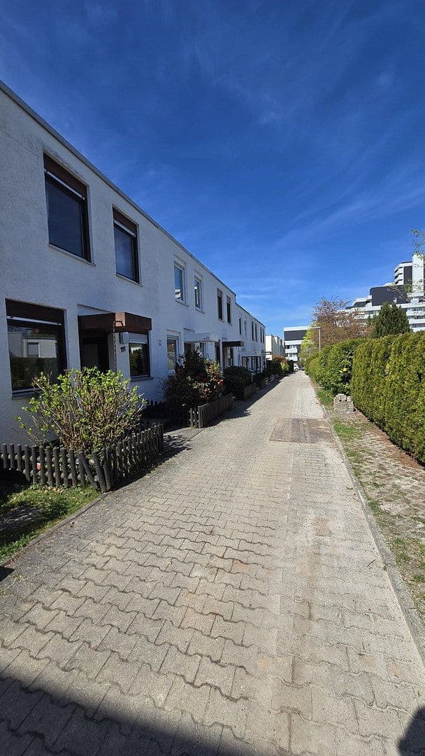 Predaj domu 96 m², pozemok 159 m², Carl-Schurz-Straße 111, Pforzheim, Bádensko-Wurttembersko Predaj domu 96 m², pozemok 159 m², Carl-Schurz-Straße 111, Pforzheim, Bádensko-Wurttembersko