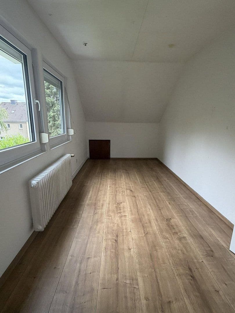 Predaj domu 130 m², pozemok 575 m², Brockenstraße 13, Solingen, Severné Porýnie - Westfálsko Predaj domu 130 m², pozemok 575 m², Brockenstraße 13, Solingen, Severné Porýnie - Westfálsko