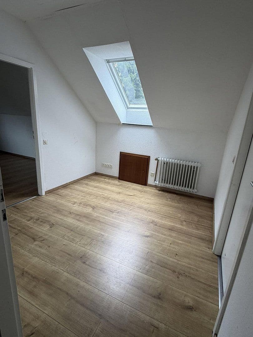 Predaj domu 130 m², pozemok 575 m², Brockenstraße 13, Solingen, Severné Porýnie - Westfálsko Predaj domu 130 m², pozemok 575 m², Brockenstraße 13, Solingen, Severné Porýnie - Westfálsko