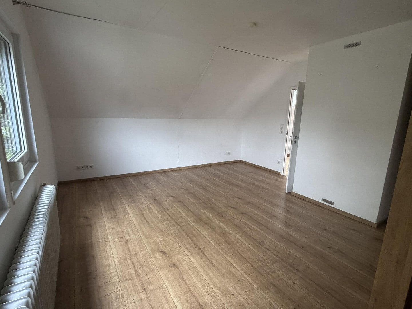 Predaj domu 130 m², pozemok 575 m², Brockenstraße 13, Solingen, Severné Porýnie - Westfálsko Predaj domu 130 m², pozemok 575 m², Brockenstraße 13, Solingen, Severné Porýnie - Westfálsko