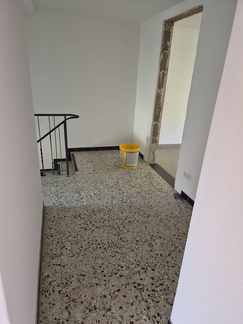 Prenájom domu 84 m², pozemok 300 m², Rottenburger Str. 12, Rottenburg am Neckar, Bádensko-Wurttembersko Prenájom domu 84 m², pozemok 300 m², Rottenburger Str. 12, Rottenburg am Neckar, Bádensko-Wurttembersko