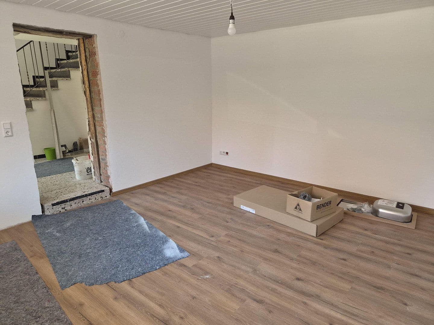Prenájom domu 84 m², pozemok 300 m², Rottenburger Str. 12, Rottenburg am Neckar, Bádensko-Wurttembersko Prenájom domu 84 m², pozemok 300 m², Rottenburger Str. 12, Rottenburg am Neckar, Bádensko-Wurttembersko