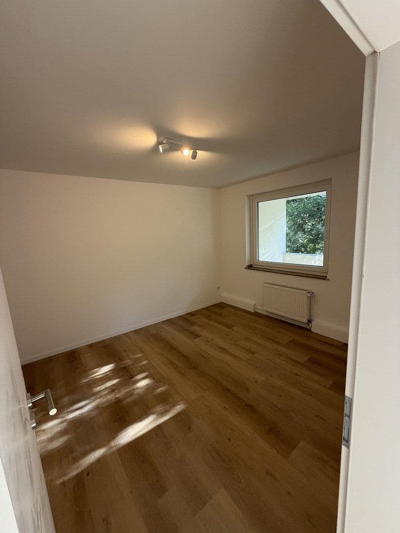 Prenájom bytu 2-izbový 35 m², Düsseldorf, Severné Porýnie - Westfálsko Prenájom bytu 2-izbový 35 m², Düsseldorf, Severné Porýnie - Westfálsko