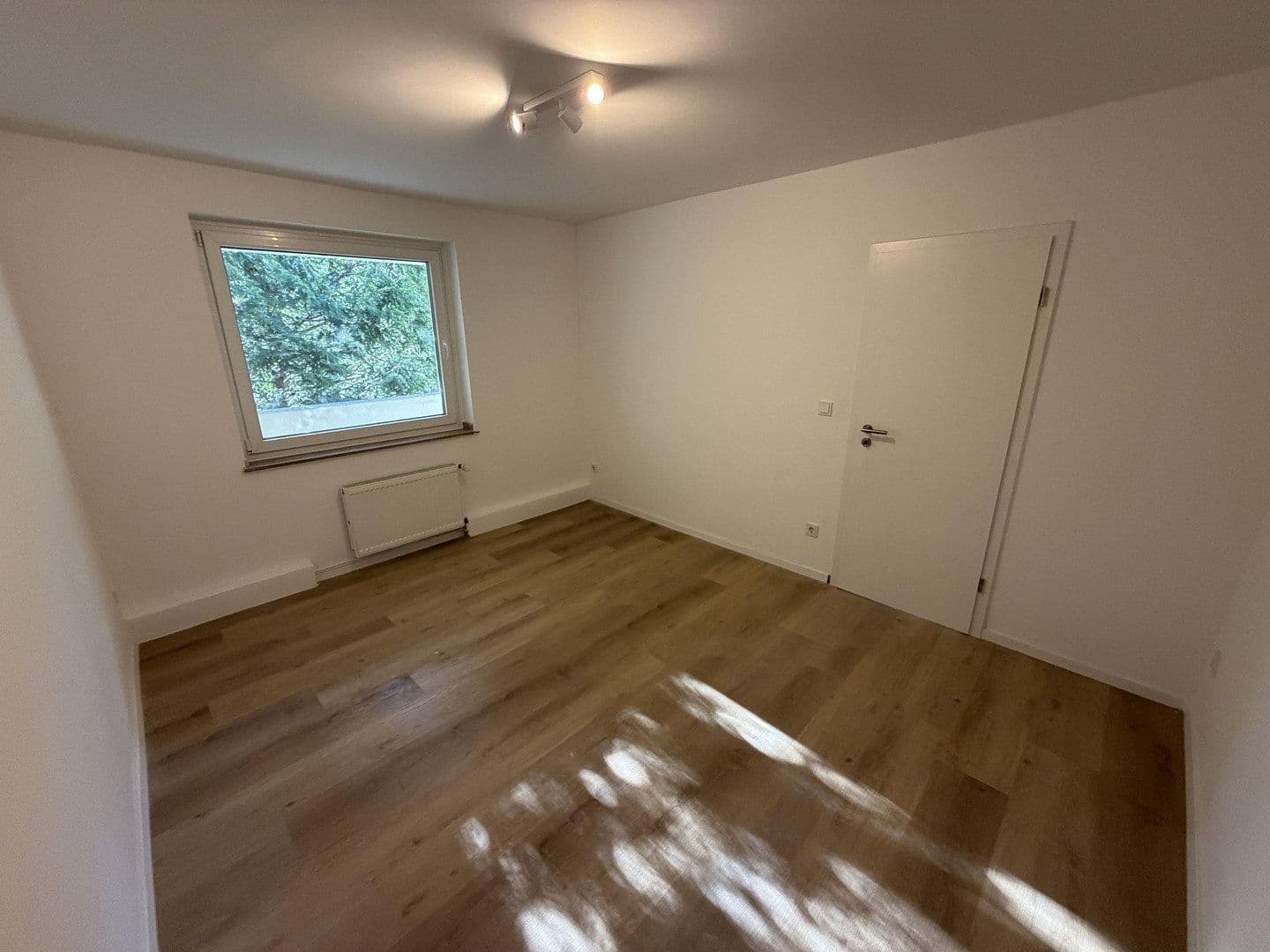 Prenájom bytu 2-izbový 35 m², Düsseldorf, Severné Porýnie - Westfálsko Prenájom bytu 2-izbový 35 m², Düsseldorf, Severné Porýnie - Westfálsko
