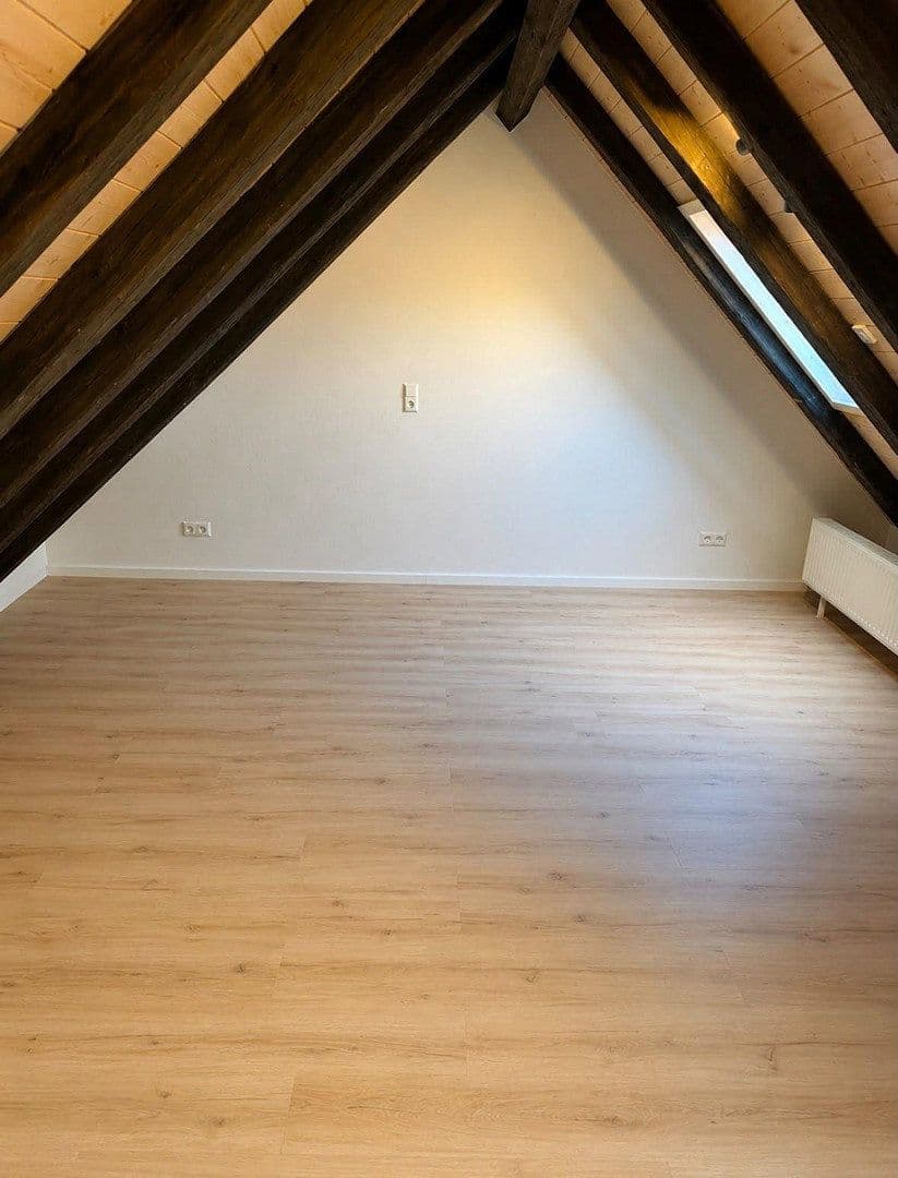 Prenájom bytu 2-izbový 61 m², Neckarstr. 3, Offenau, Bádensko-Wurttembersko Prenájom bytu 2-izbový 61 m², Neckarstr. 3, Offenau, Bádensko-Wurttembersko