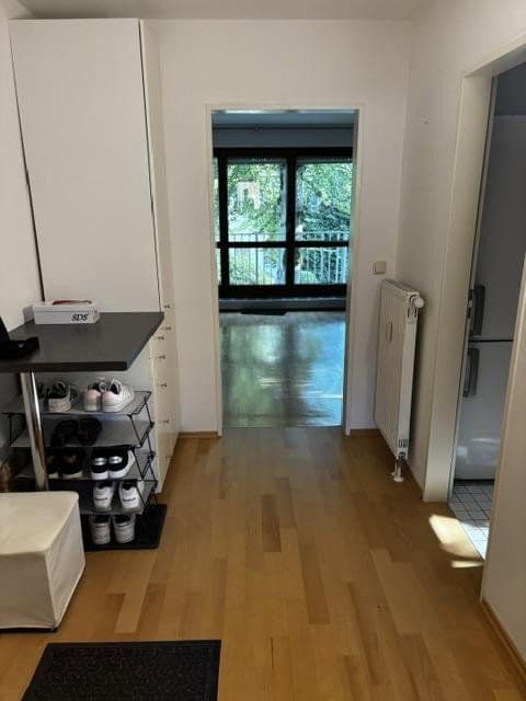 Prenájom bytu 2-izbový 77 m², München, Bavorsko Prenájom bytu 2-izbový 77 m², München, Bavorsko