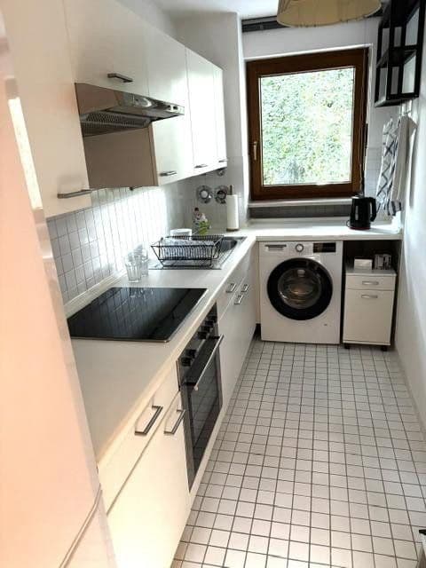 Prenájom bytu 2-izbový 77 m², München, Bavorsko Prenájom bytu 2-izbový 77 m², München, Bavorsko