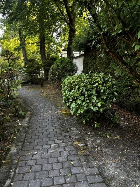 Prenájom bytu 2-izbový 77 m², München, Bavorsko Prenájom bytu 2-izbový 77 m², München, Bavorsko